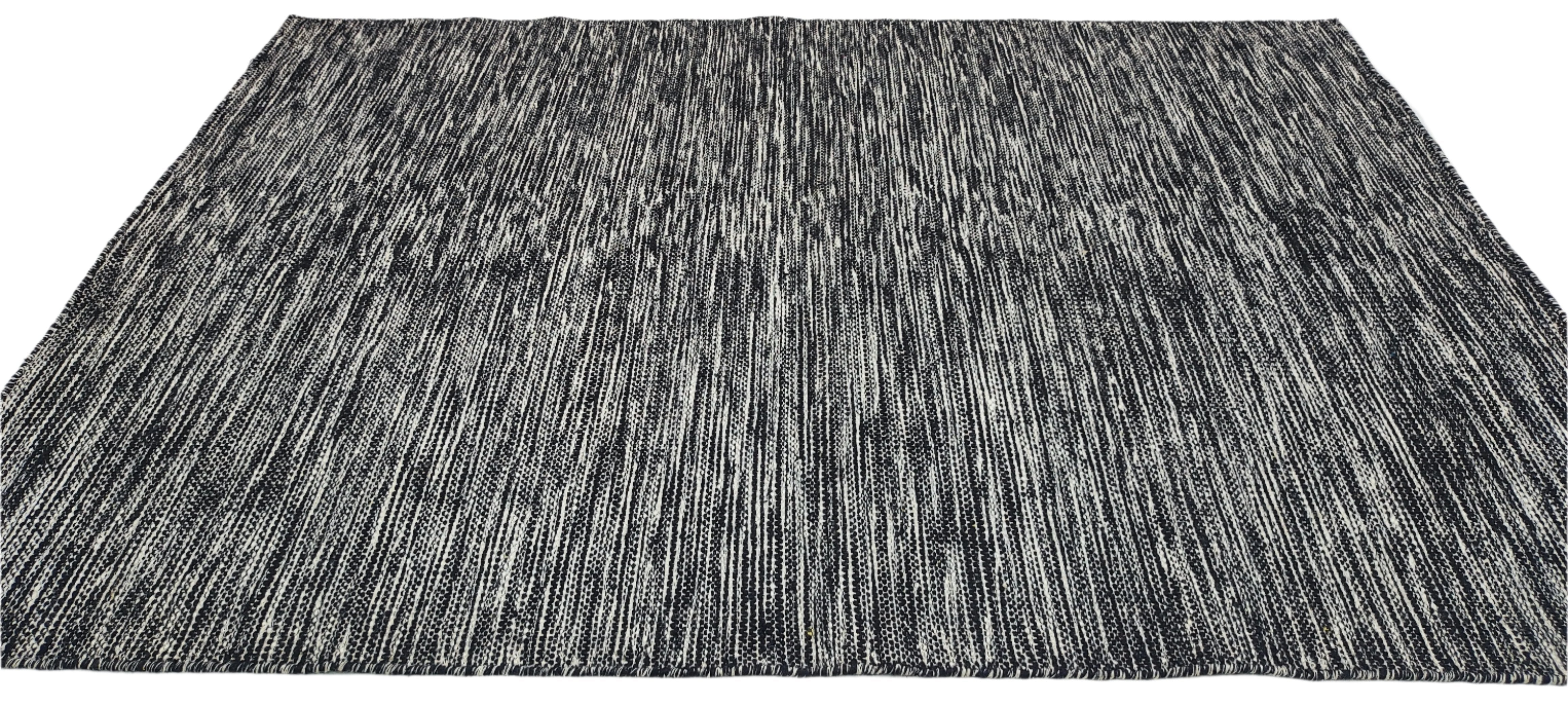 Aram 5.3x7.6 Handwoven Durrie Charcoal
