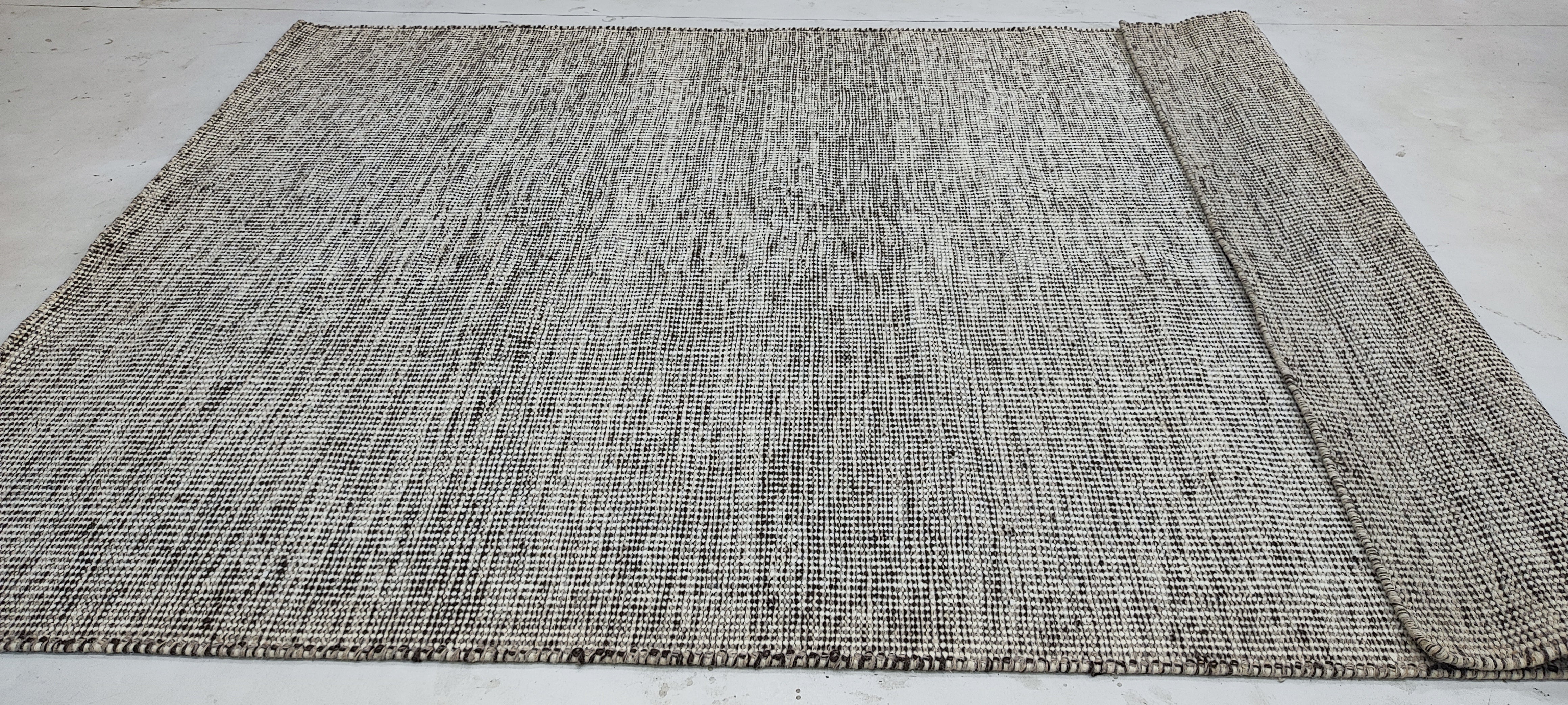 Rae 5.3x7.6 Handwoven Durrie Ivory and Black