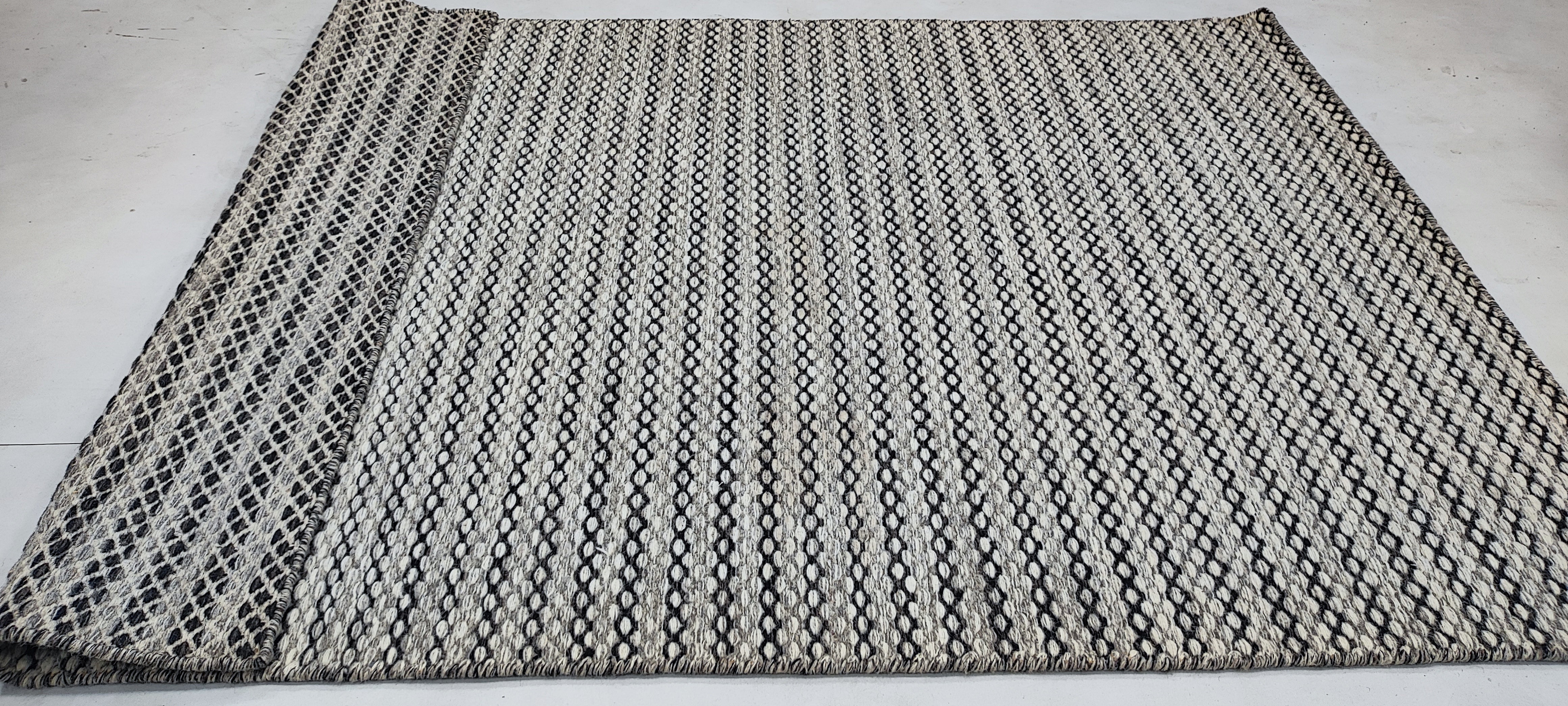 Lamplighter 4.6x6.7 Handwoven Durrie Rug (Multiple Colors)