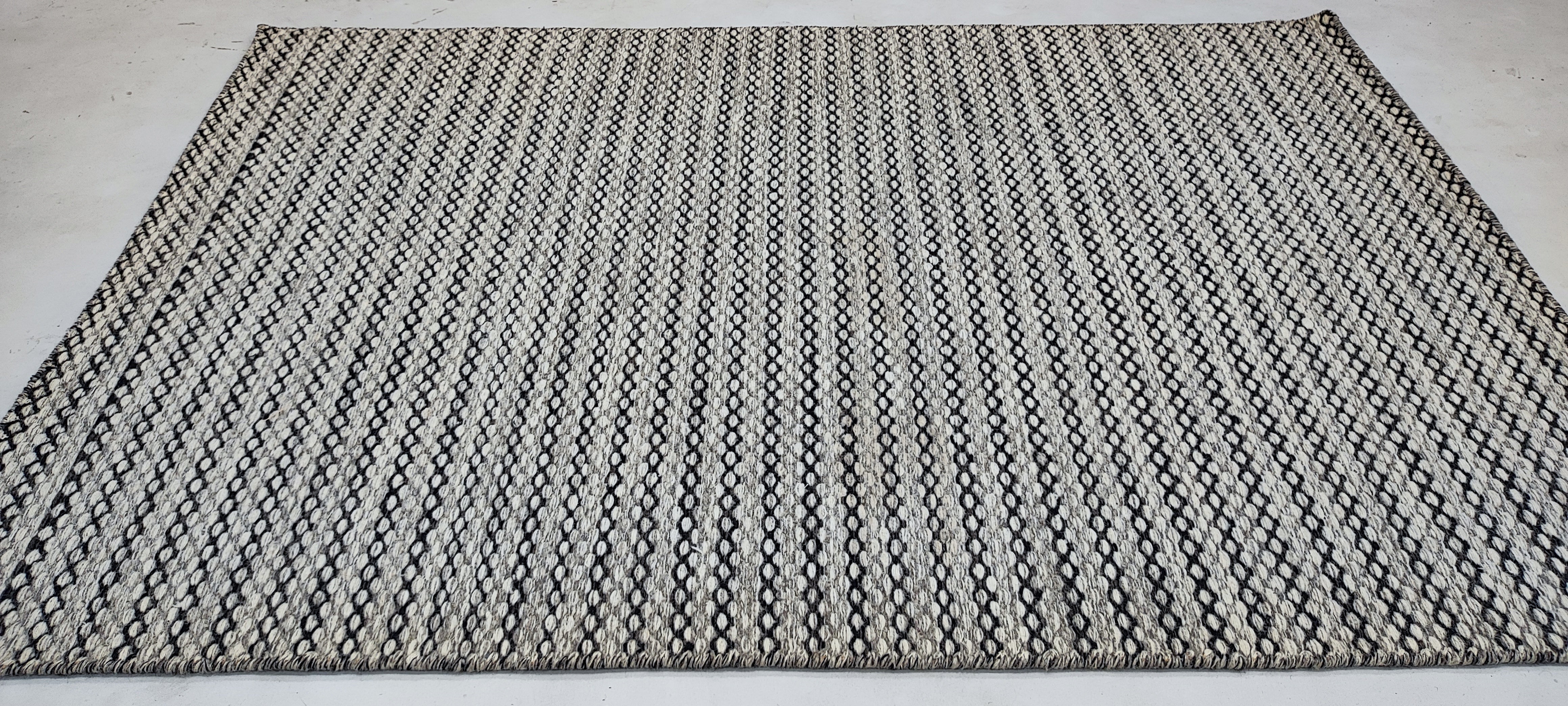 Lamplighter 4.6x6.7 Handwoven Durrie Rug (Multiple Colors)