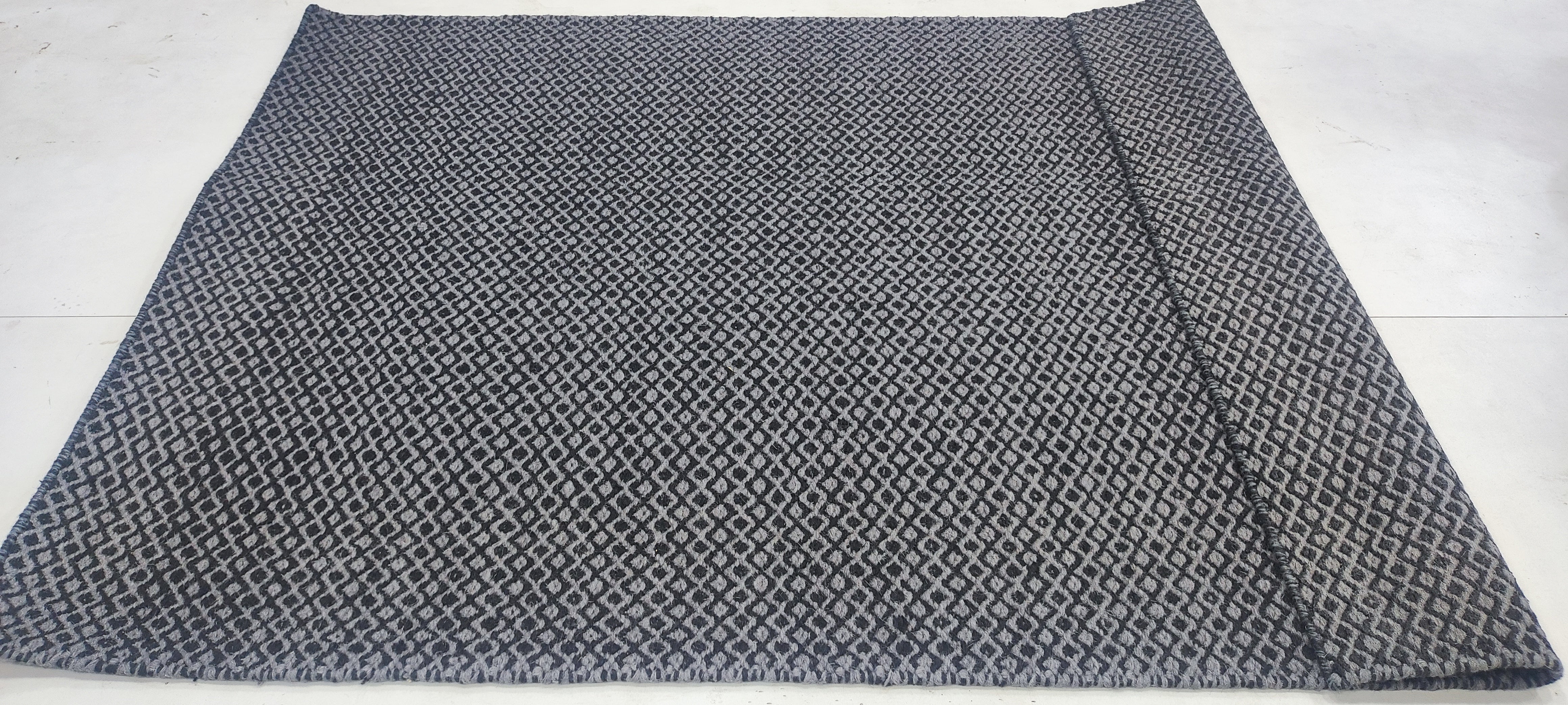 Dwight 4x5.9 Handwoven Grey Durrie Rug (Multiple Colors)
