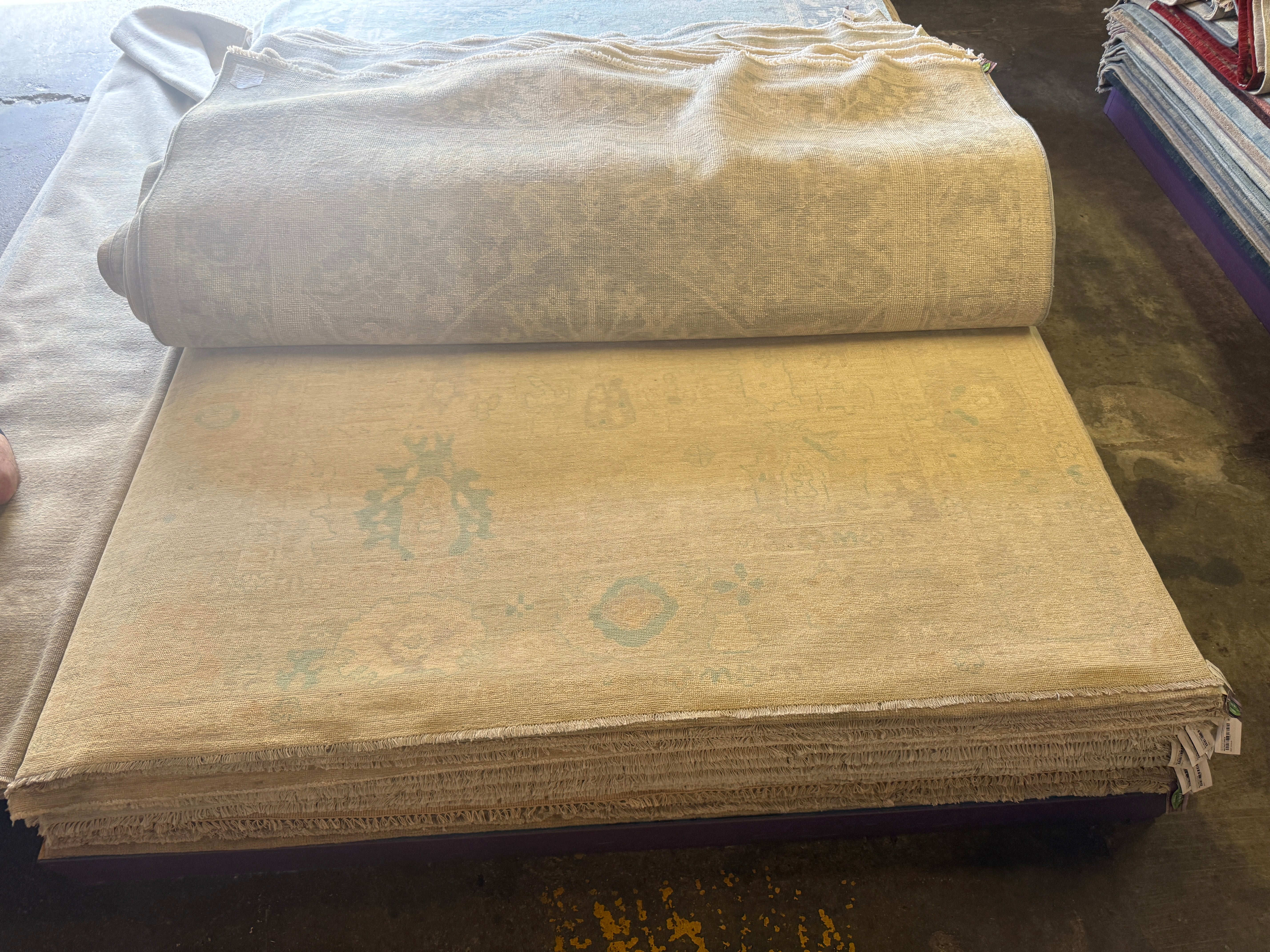 Mozhdah 8.9x11.7 Whitewashed Afghani Oushak