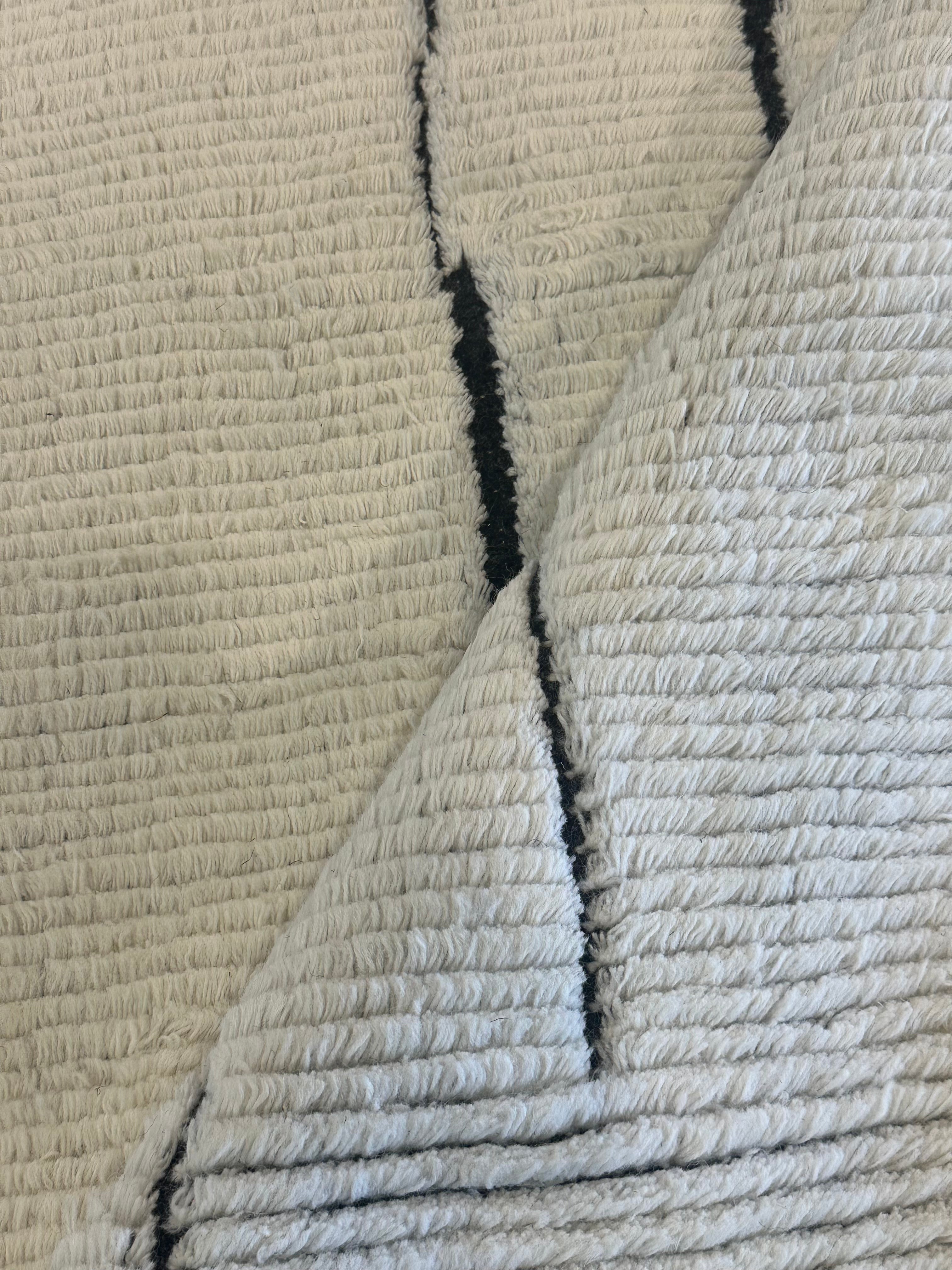 Christopher Pearce 5x8 White Hand-Knotted High-Low Modern Rug