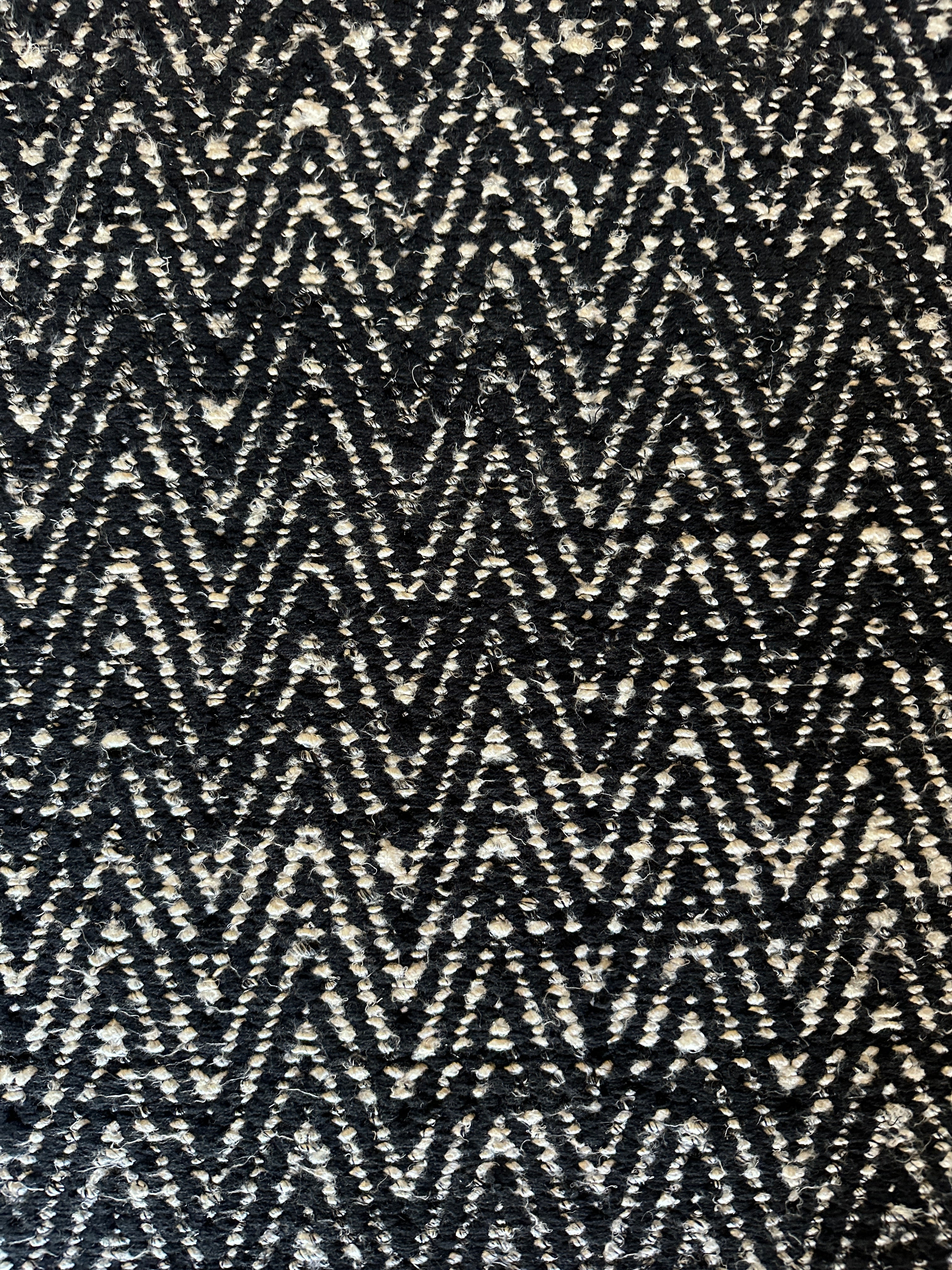 Fischbach 5x7.9 Handwoven Durrie Silver and Black