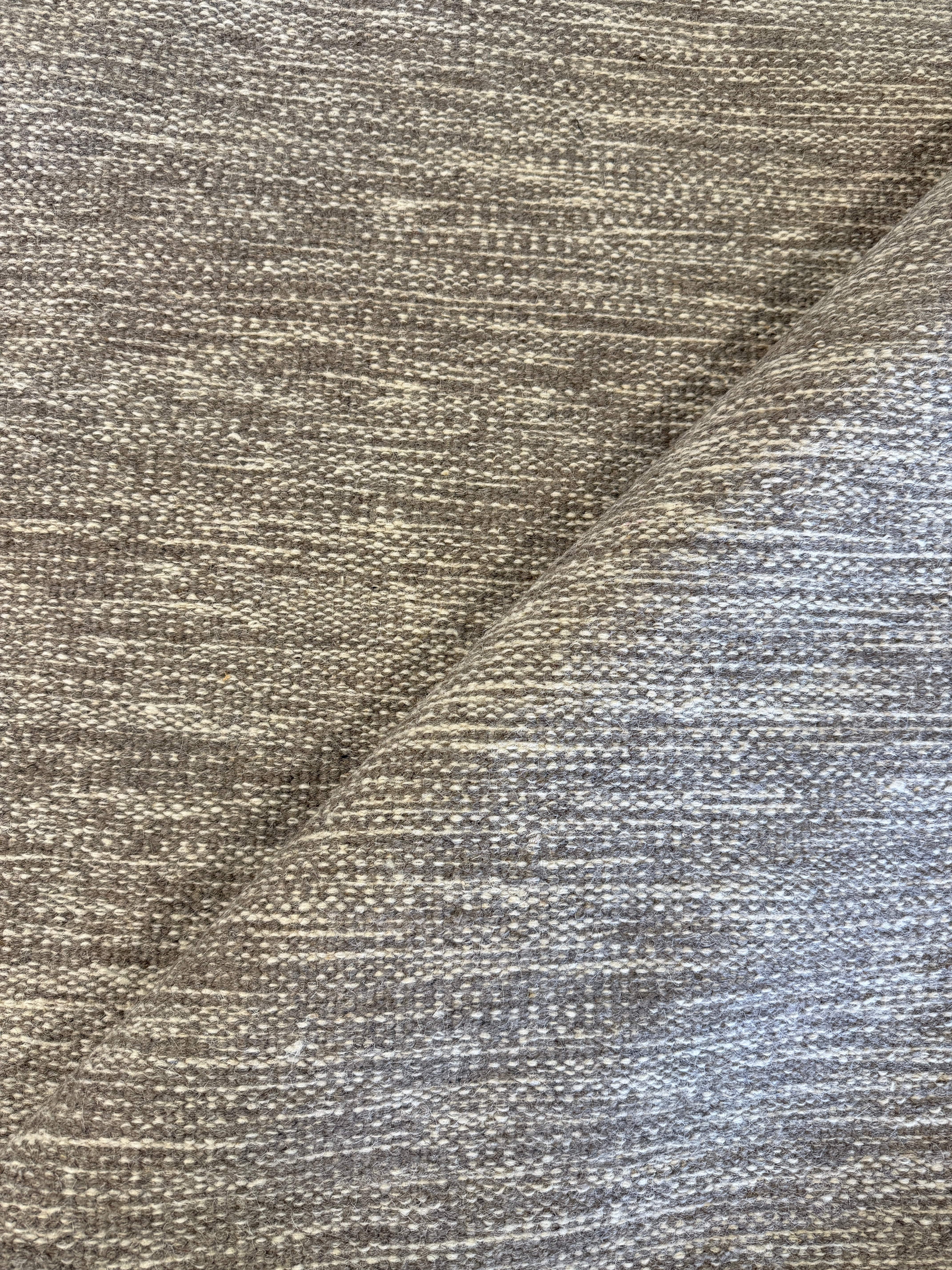 Matt Atlanta 6.6x9.9 Grey Handwoven Modern Rug