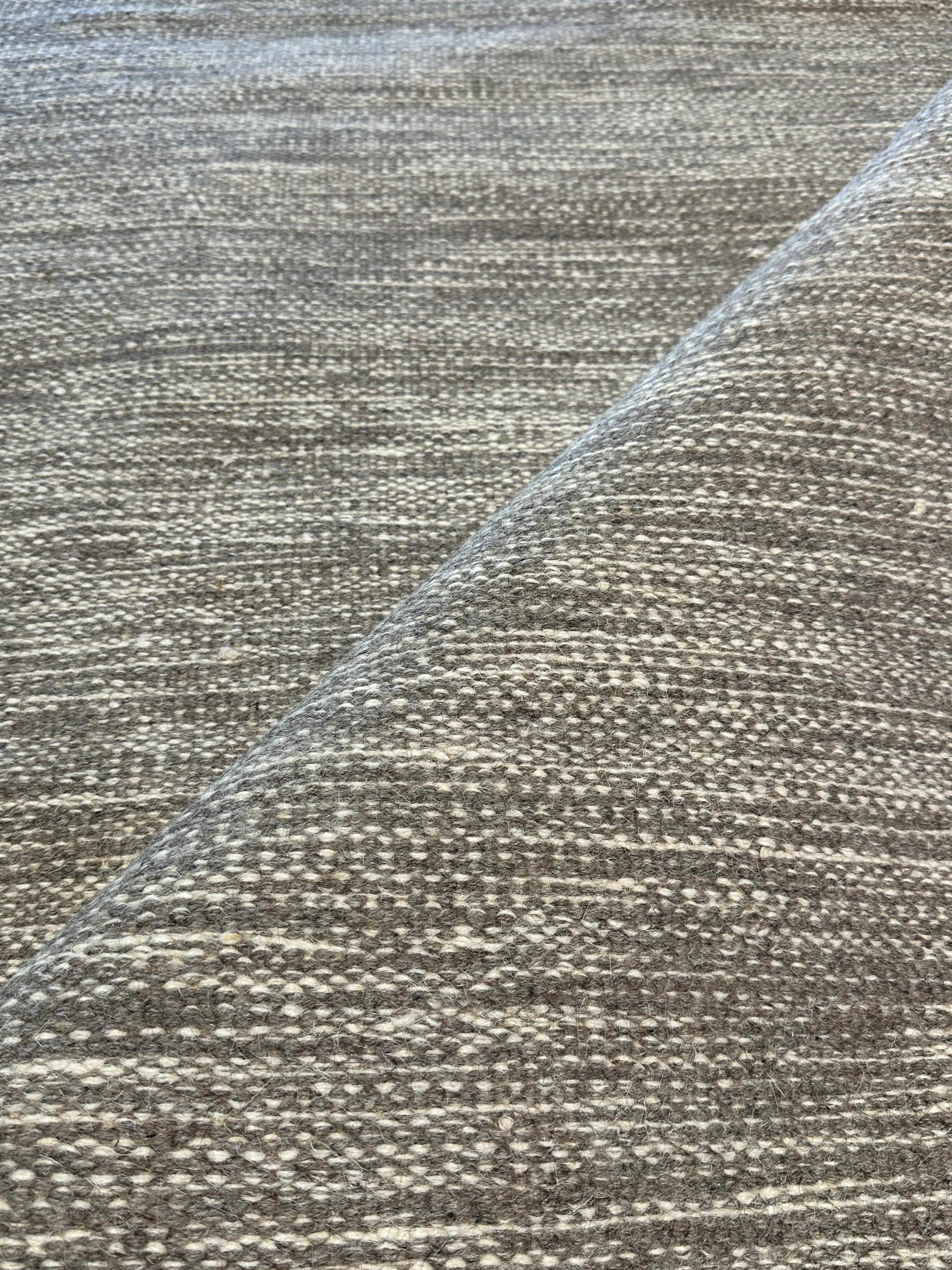 Devin Houston 6.9x9.9 Grey Handwoven Modern Rug