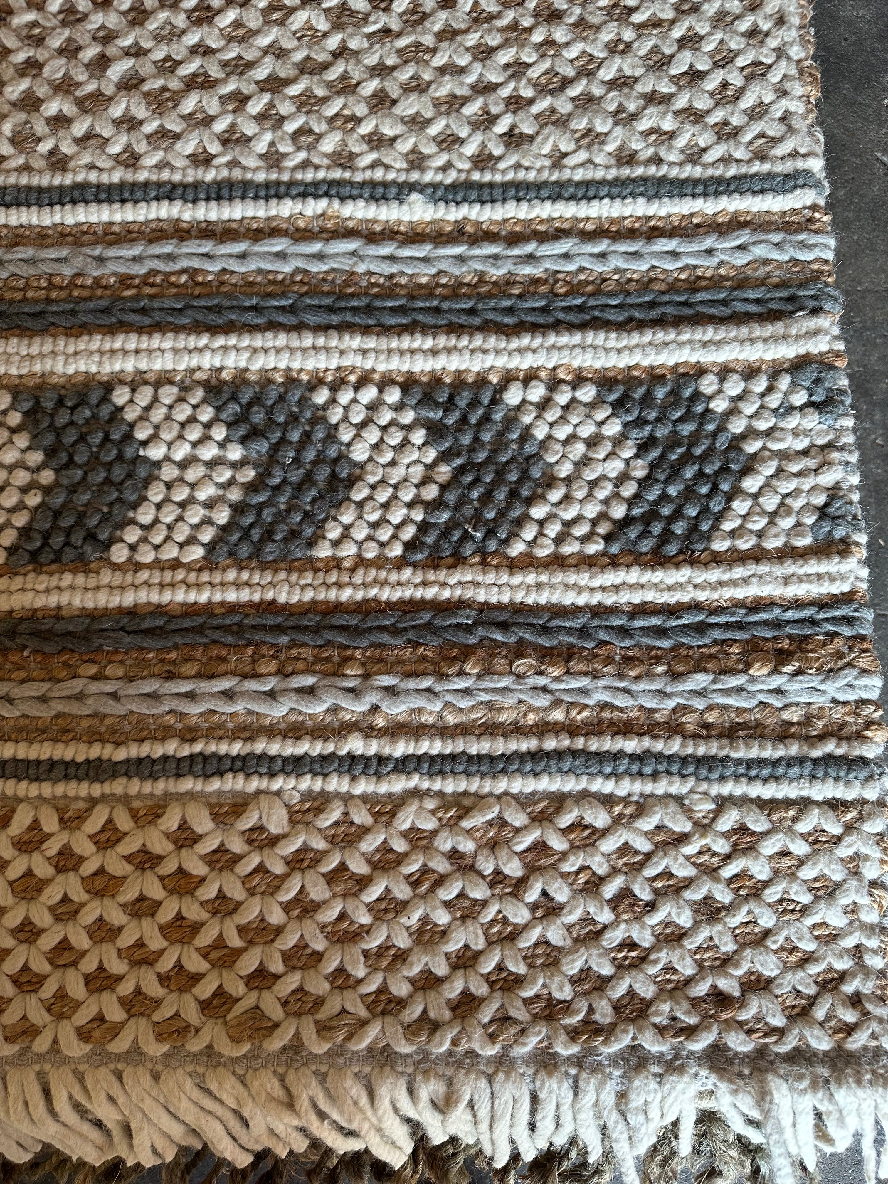 Republique Handwoven Jute and Wool Natural Rug (Multiple Sizes) CLEARANCE