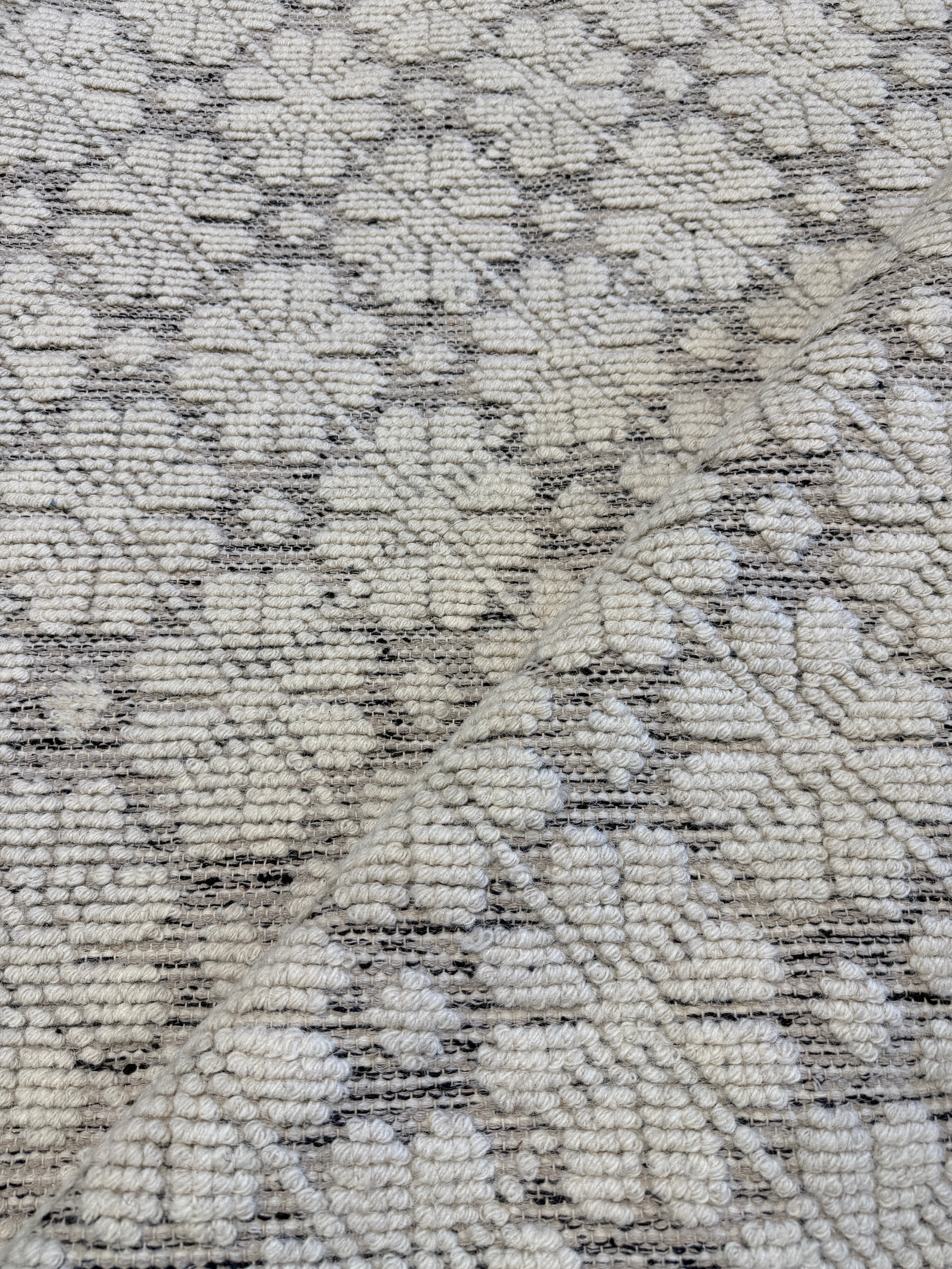 The Abbey 5x8 Handwoven Ivory Mix Floral