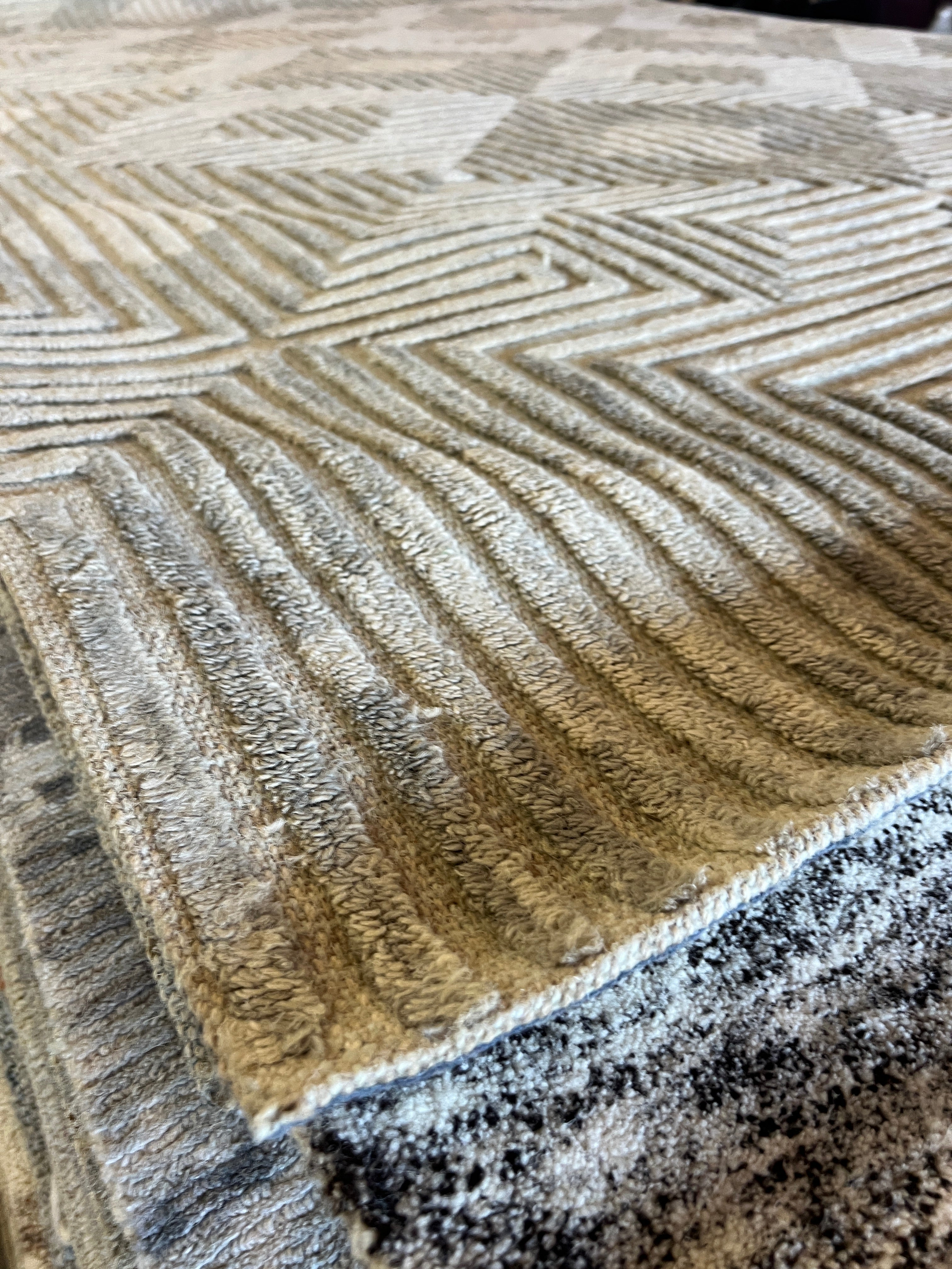 Vince 8x10 Handwoven Silver & Grey Jacquard Durrie