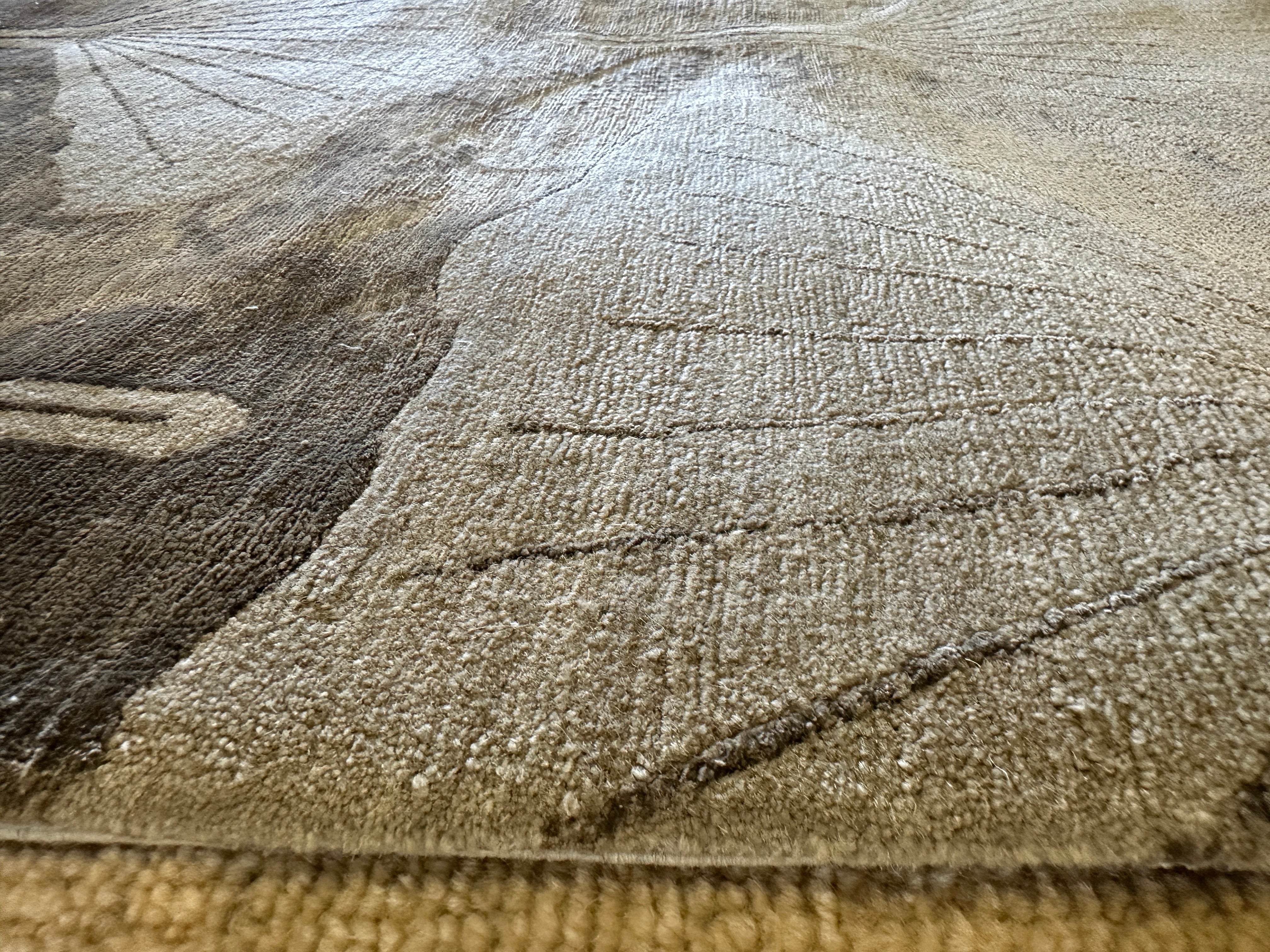 Jamie Casino 10x14 Silver Ginko Tibetan Rug