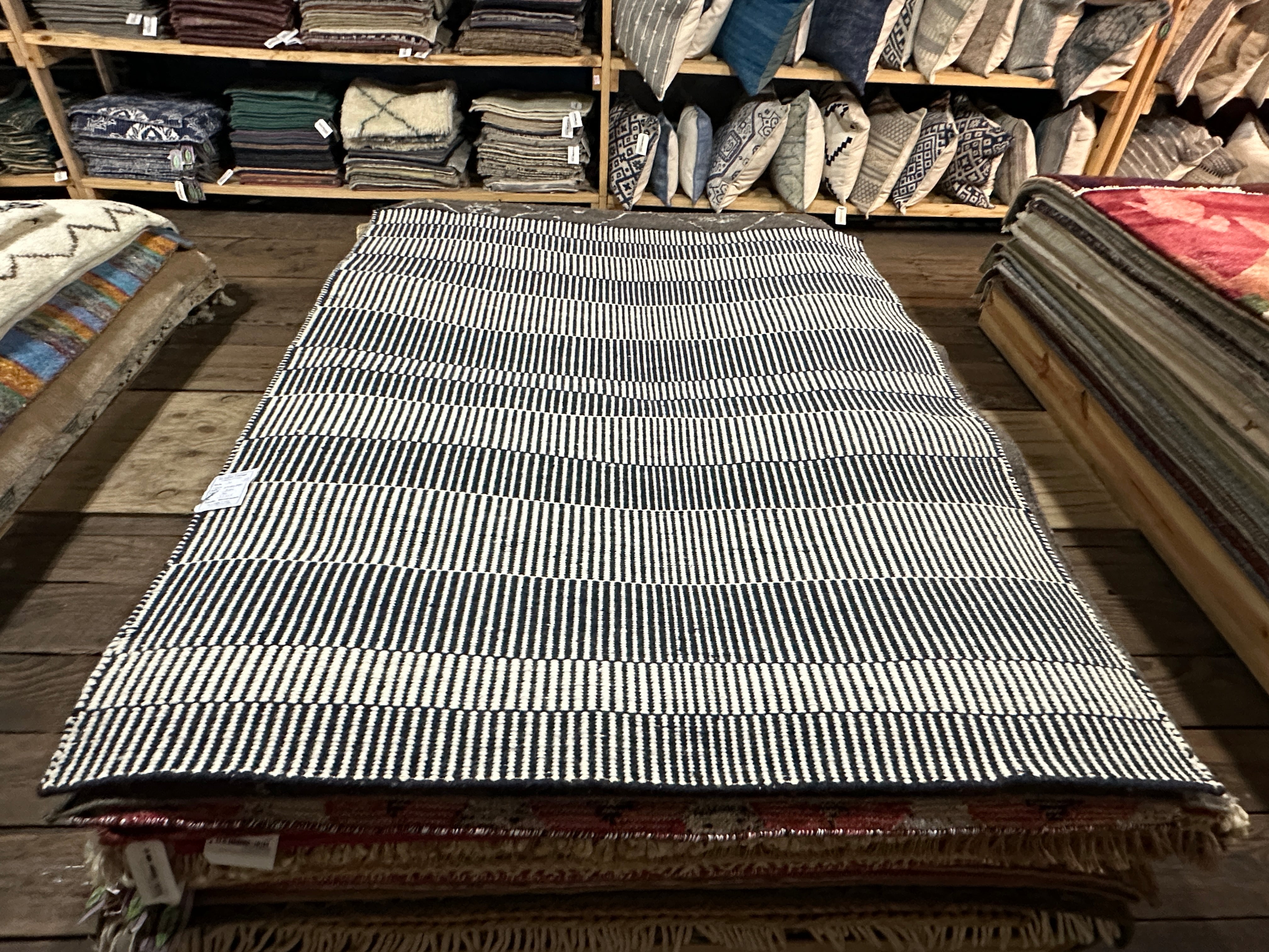 Karl Urban Handwoven Durrie Rug (Multiple Sizes & Colors)
