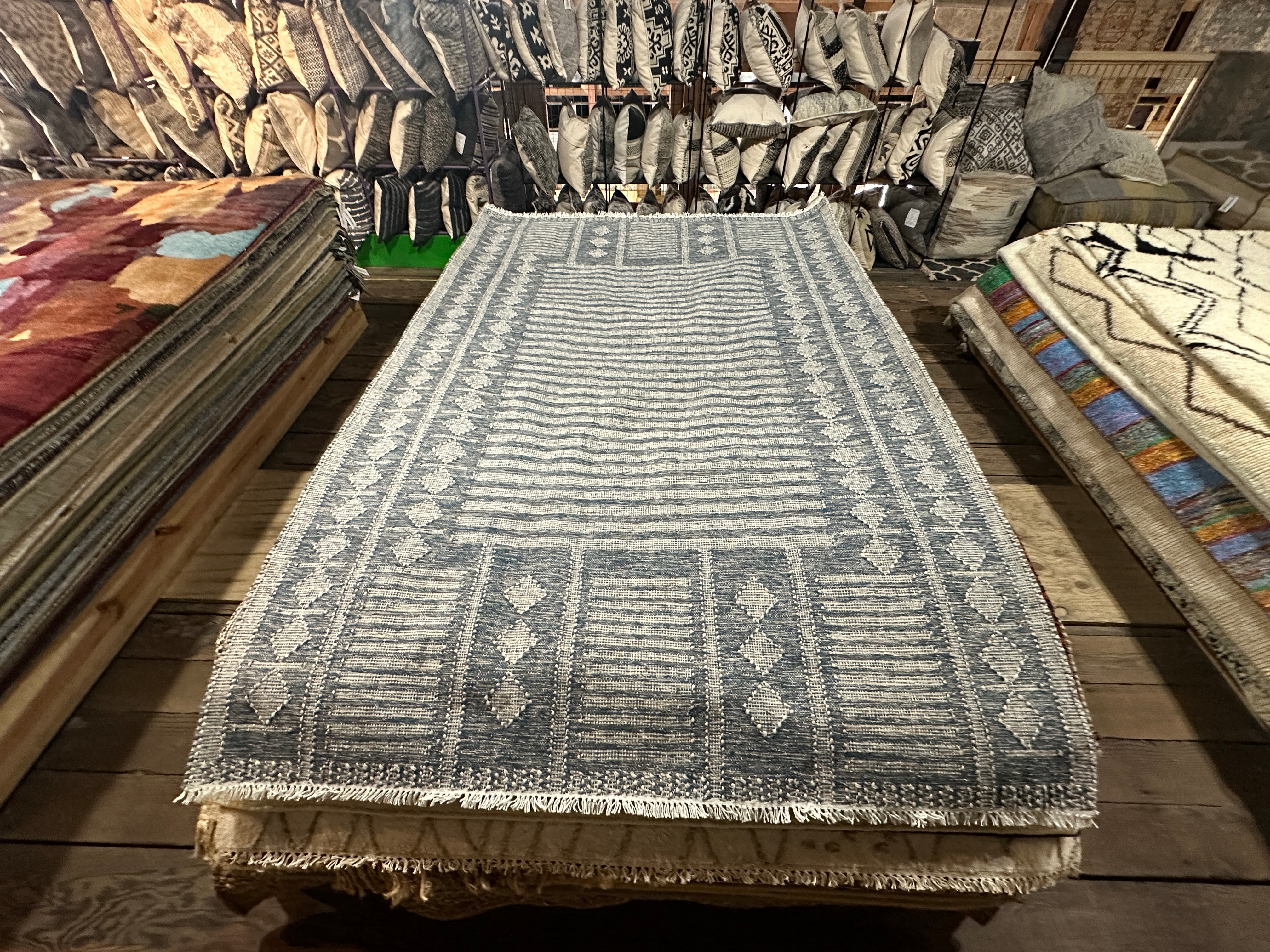 Krewe of Antheia Handwoven Grey & Silver Kilim Durrie (multiple sizes)
