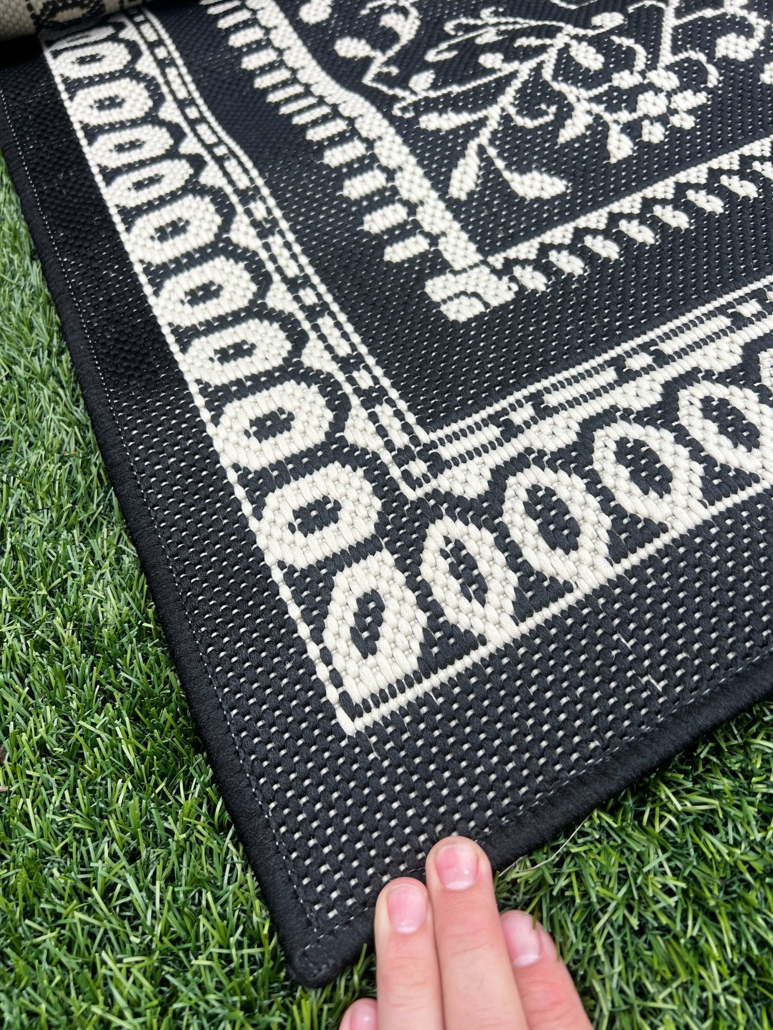 OPPORTUNITY BUY 7.8x10 Machine Made Outdoor/Indoor Rug | Banana Manor Rug Factory Outlet
