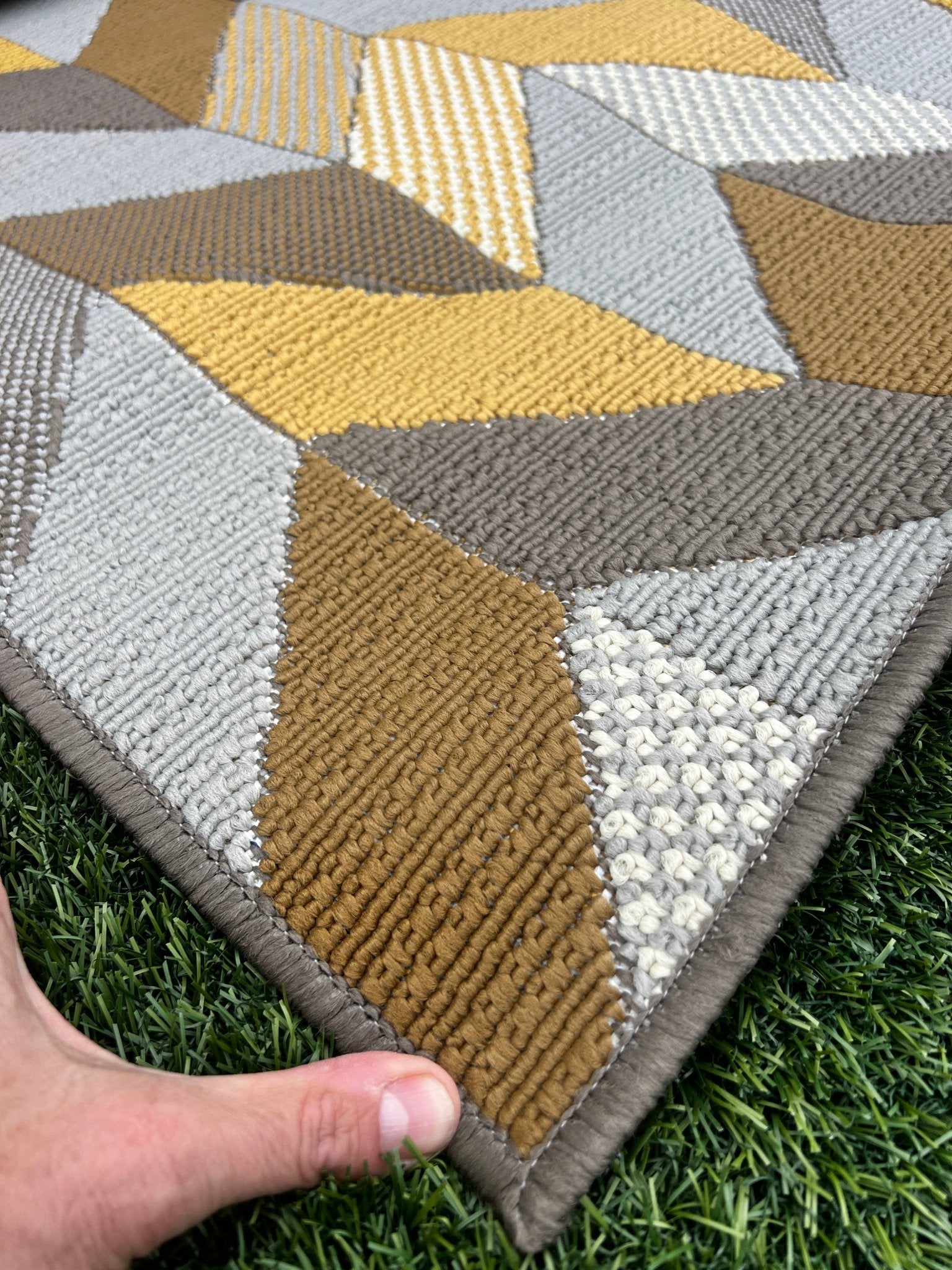 OPPORTUNITY BUY 8x11 Machine Made Outdoor/Indoor Rug | Banana Manor Rug Factory Outlet