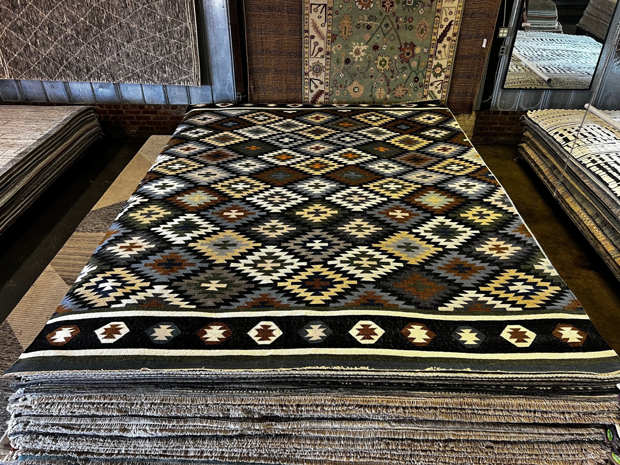 Vaughan's 10.3x14.6 Handwoven Black Mix Kilim Design | Banana Manor Rug Factory Outlet