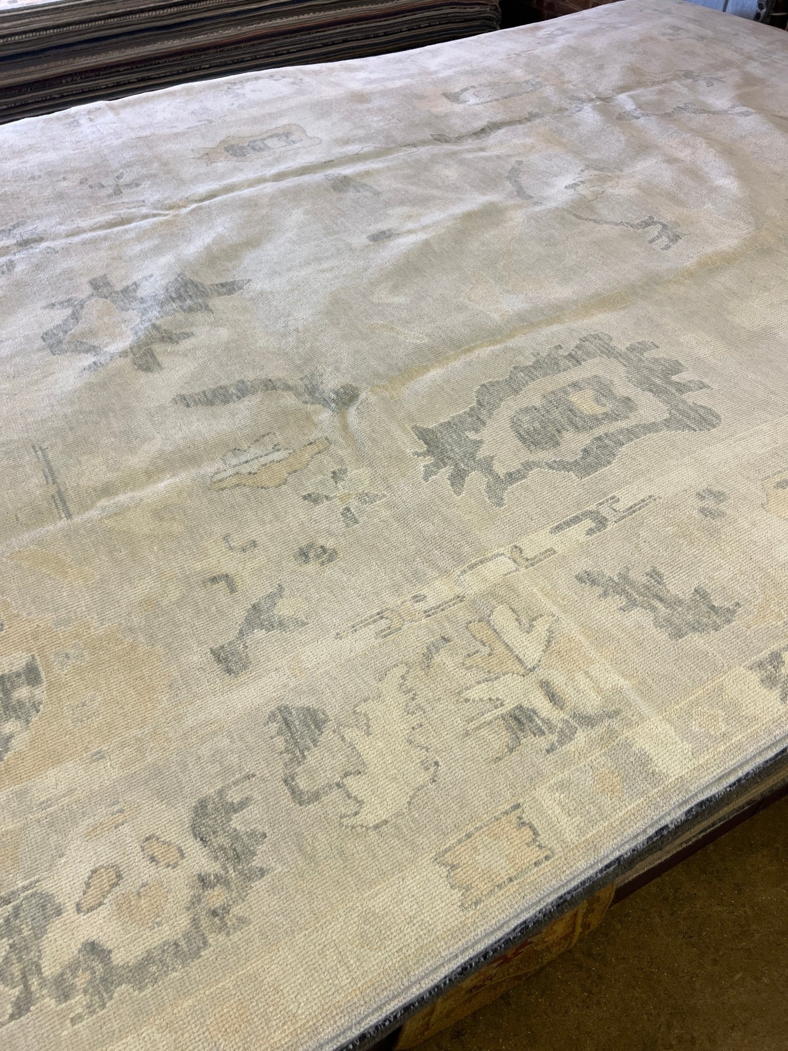 Zhenya 9.10x14.4 Hand-Knotted Cream and Gray Oushak | Banana Manor Rug Factory Outlet