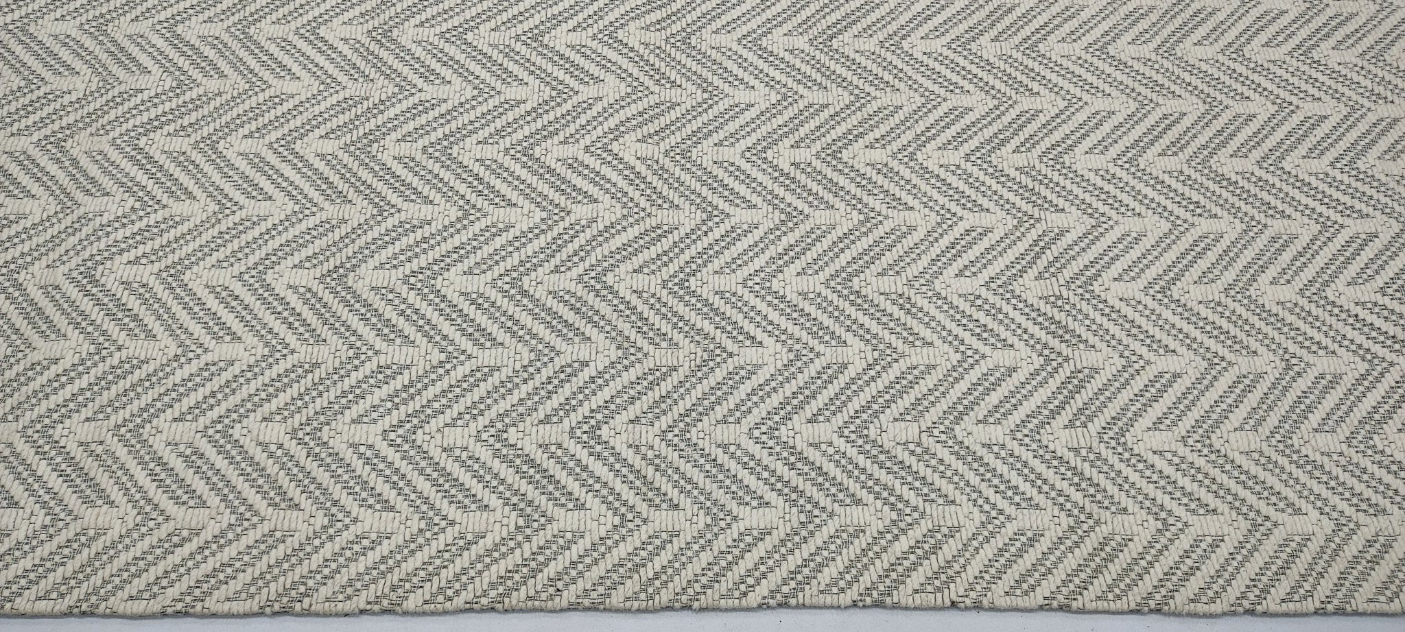 Adam DeVine 5x8 Handwoven Ivory & Grey Jacquard Durrie | Banana Manor Rug Factory Outlet
