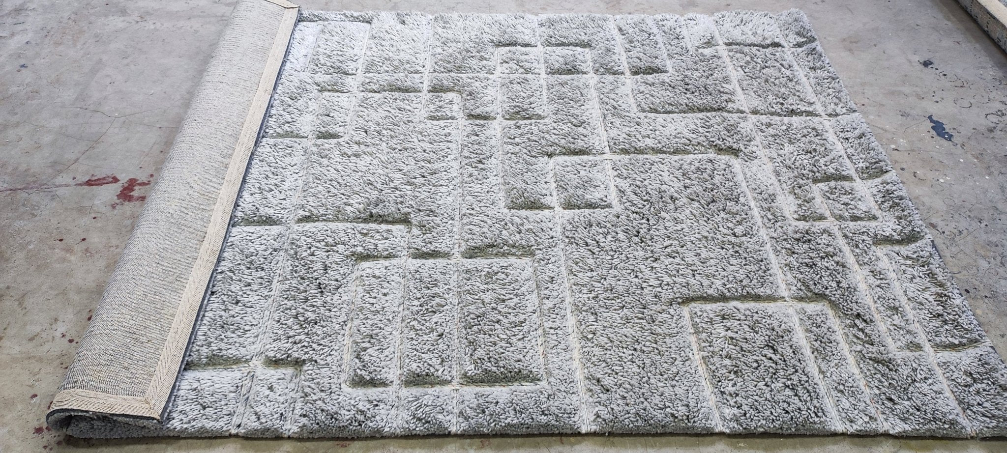 Advogado 4.9x6.9 Handwoven Blended High Low Carpet | Banana Manor Rug Factory Outlet