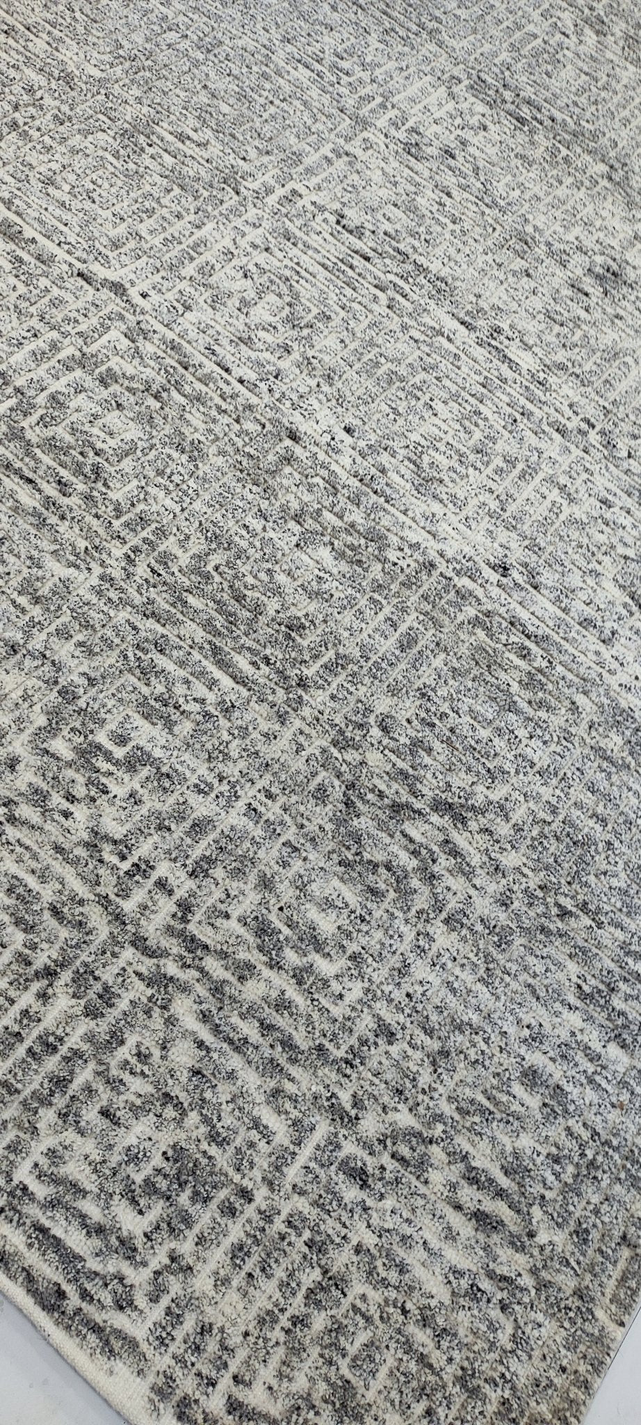 Alik 8.3x10.3 Hand-Knotted Silver & Grey High Low | Banana Manor Rug Factory Outlet