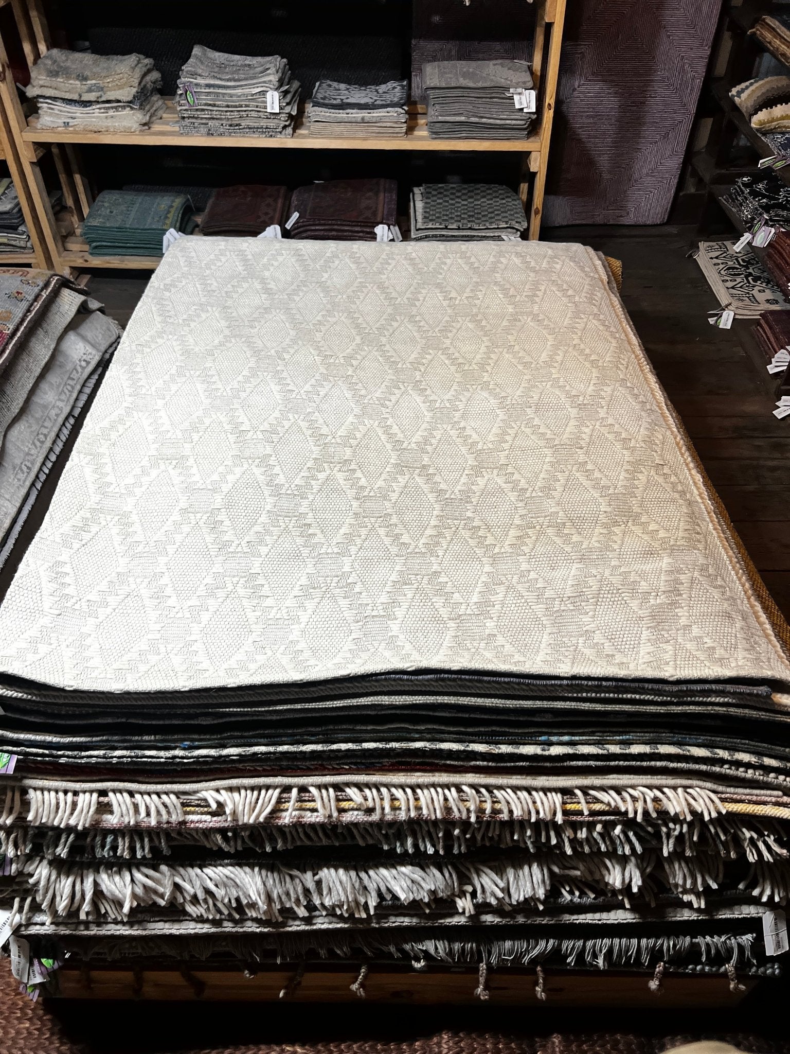 Ariel 5x8 Handwoven Ivory & Grey Jacquard Durrie | Banana Manor Rug Factory Outlet
