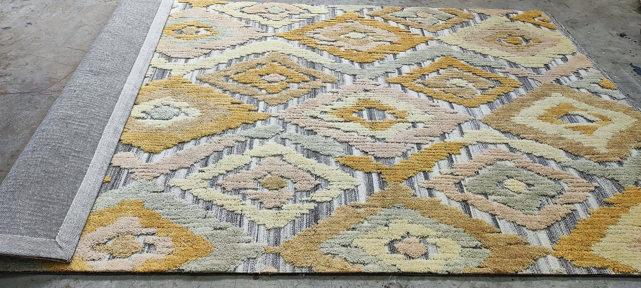Arnaud's French 75 5x7.6 Handwoven Mustard & Grey Loop Cut | Banana Manor Rug Factory Outlet