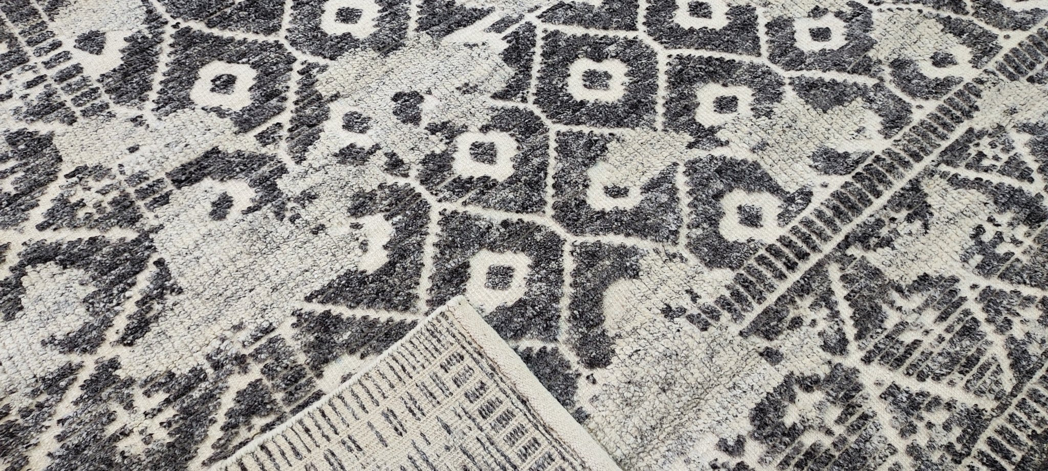 Banana Man Wayans 8x10 Hand-Knotted Grey & Beige High Low | Banana Manor Rug Factory Outlet