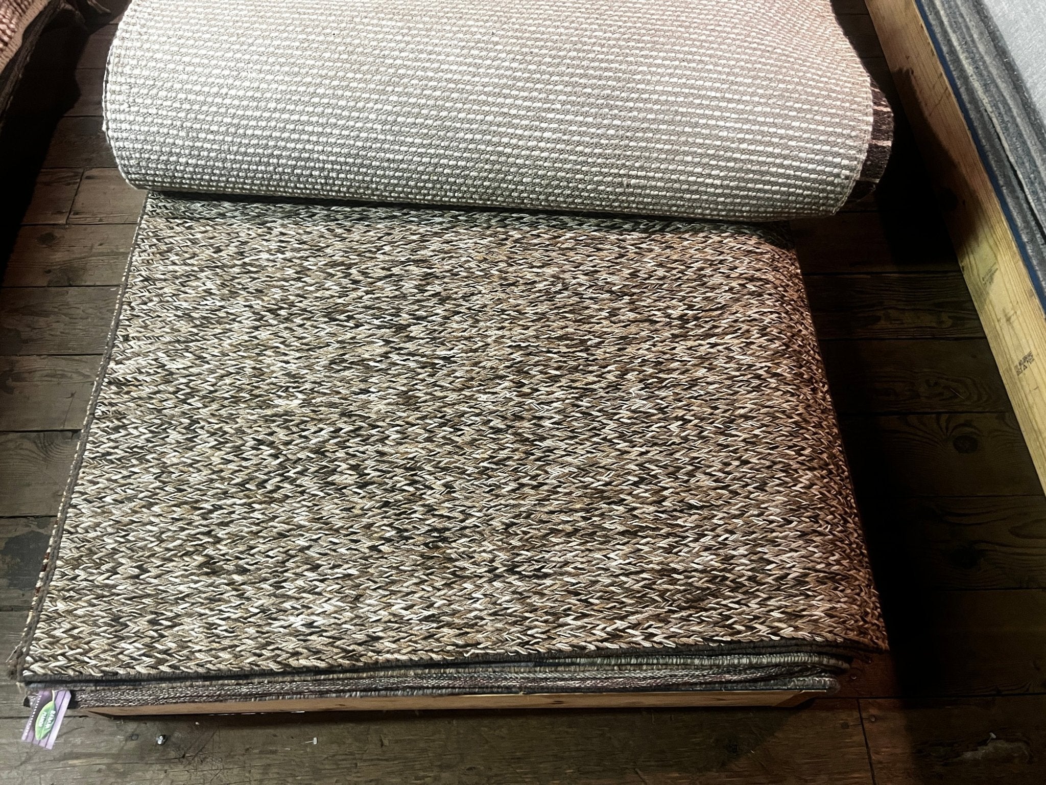 B.J. Novak 4.9x6.6 Handwoven Durrie | Banana Manor Rug Factory Outlet