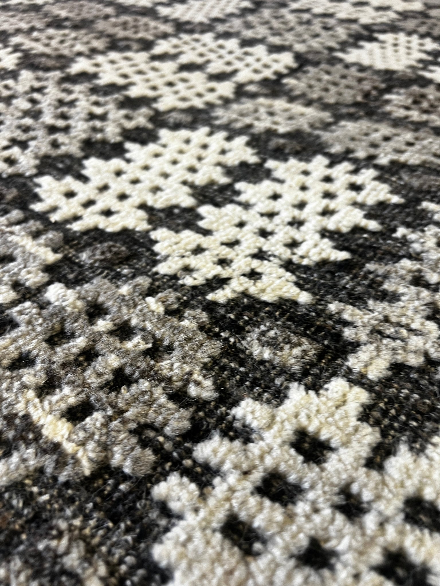 Burton 10.3x14 Hand-Knotted Dark Grey & Ivory Modern | Banana Manor Rug Factory Outlet