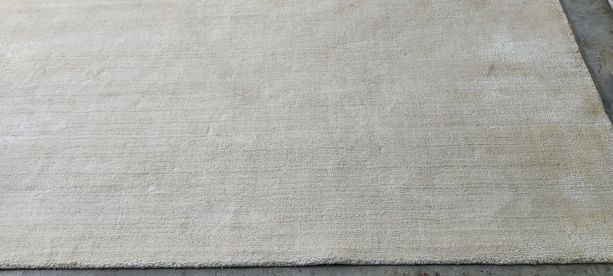 Dulce 13.6x17.6 Ivory & Cream Textured Hand Knotted | Banana Manor Rug Factory Outlet