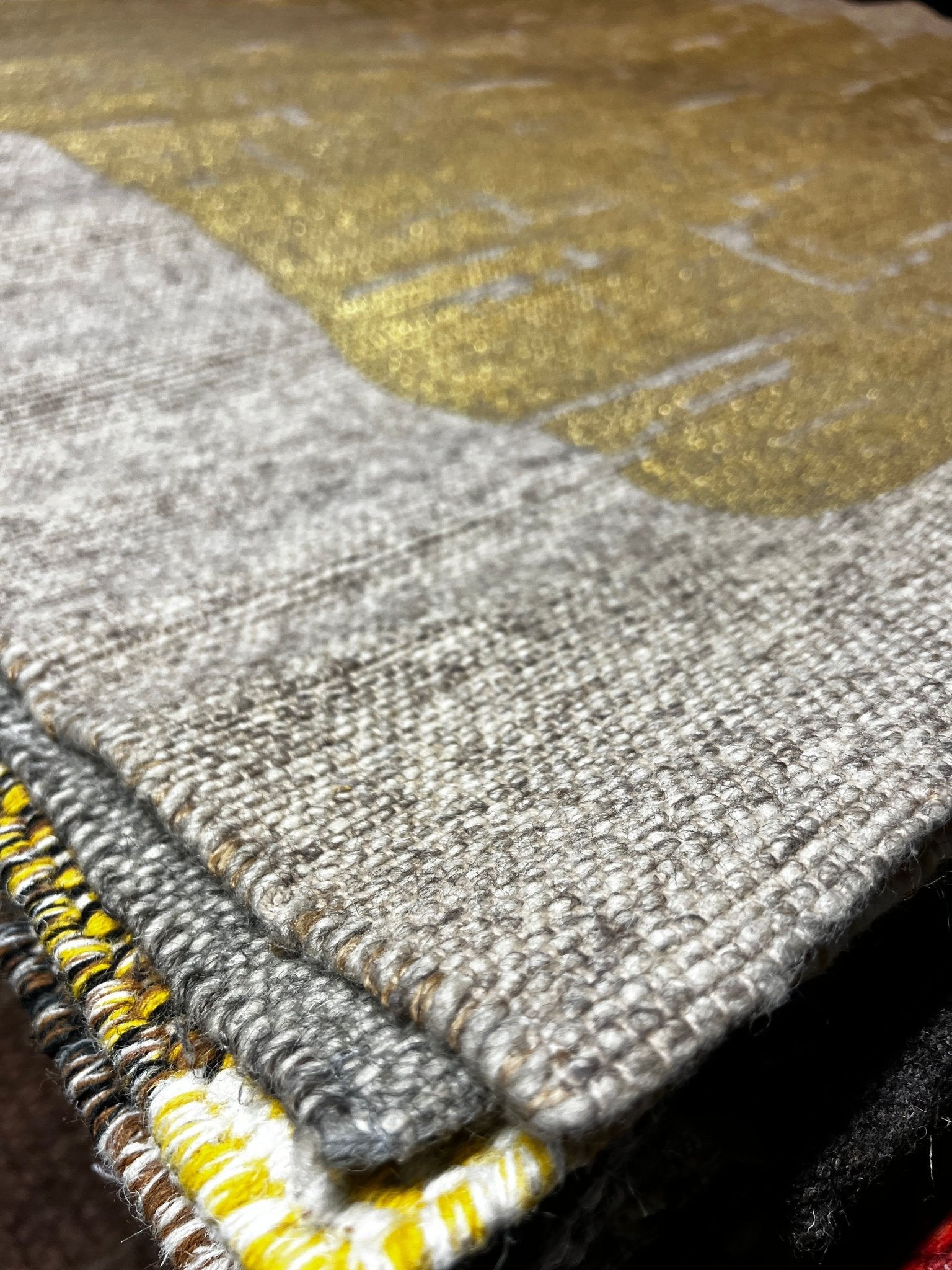 Excalibur 5x7.9 Handwoven Grey & Gold Printed Durrie | Banana Manor Rug Factory Outlet