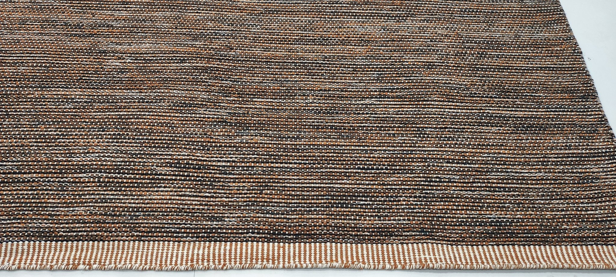 Fools of Misrule Handwoven Brown Textured Durrie (Multiple Sizes) | Banana Manor Rug Factory Outlet