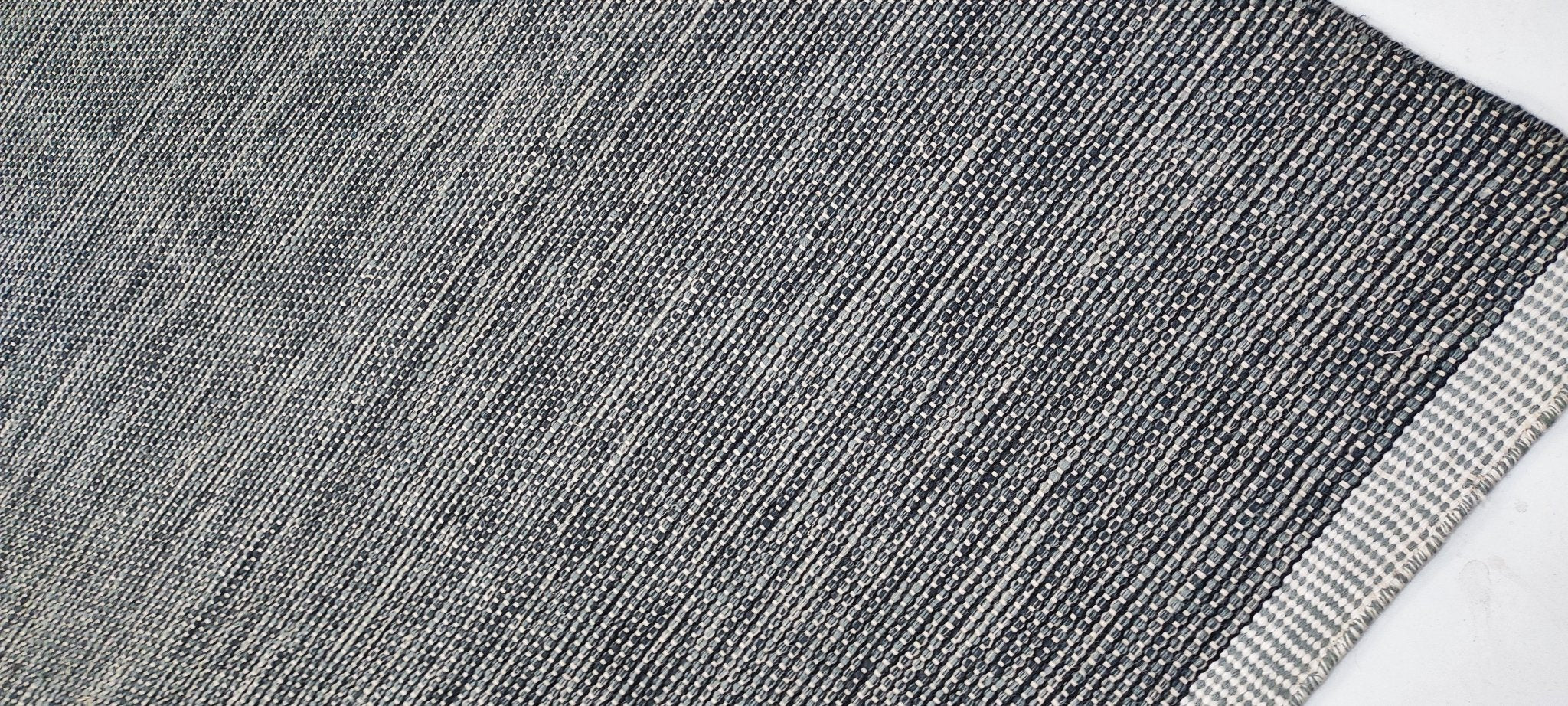 Funky Uptown Krewe 8.3x10.6 Handwoven Grey Textured Durrie | Banana Manor Rug Factory Outlet