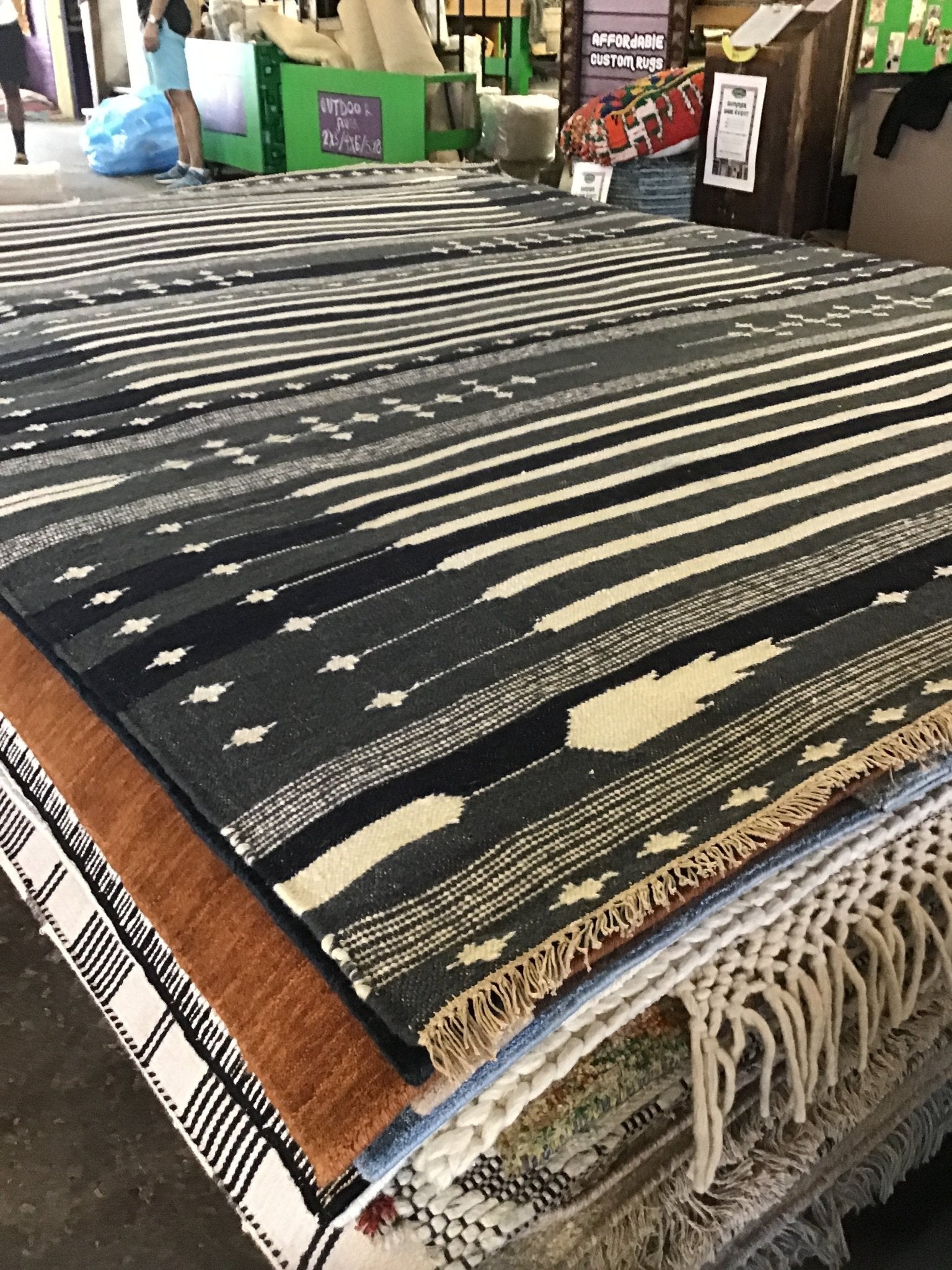 Jeanie Deans 8x10 Ivory and Grey Handwoven Kilim Rug | Banana Manor Rug Company