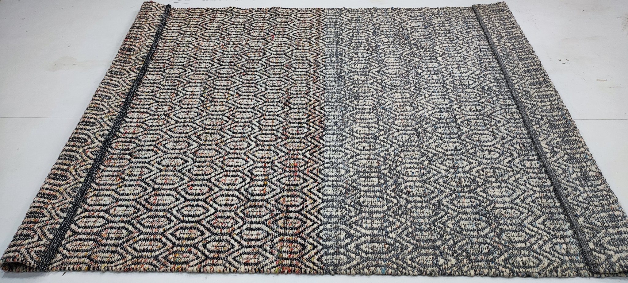 Krewe of Caerus 5.3x8 Handwoven Beige & Gold Design Durrie | Banana Manor Rug Factory Outlet