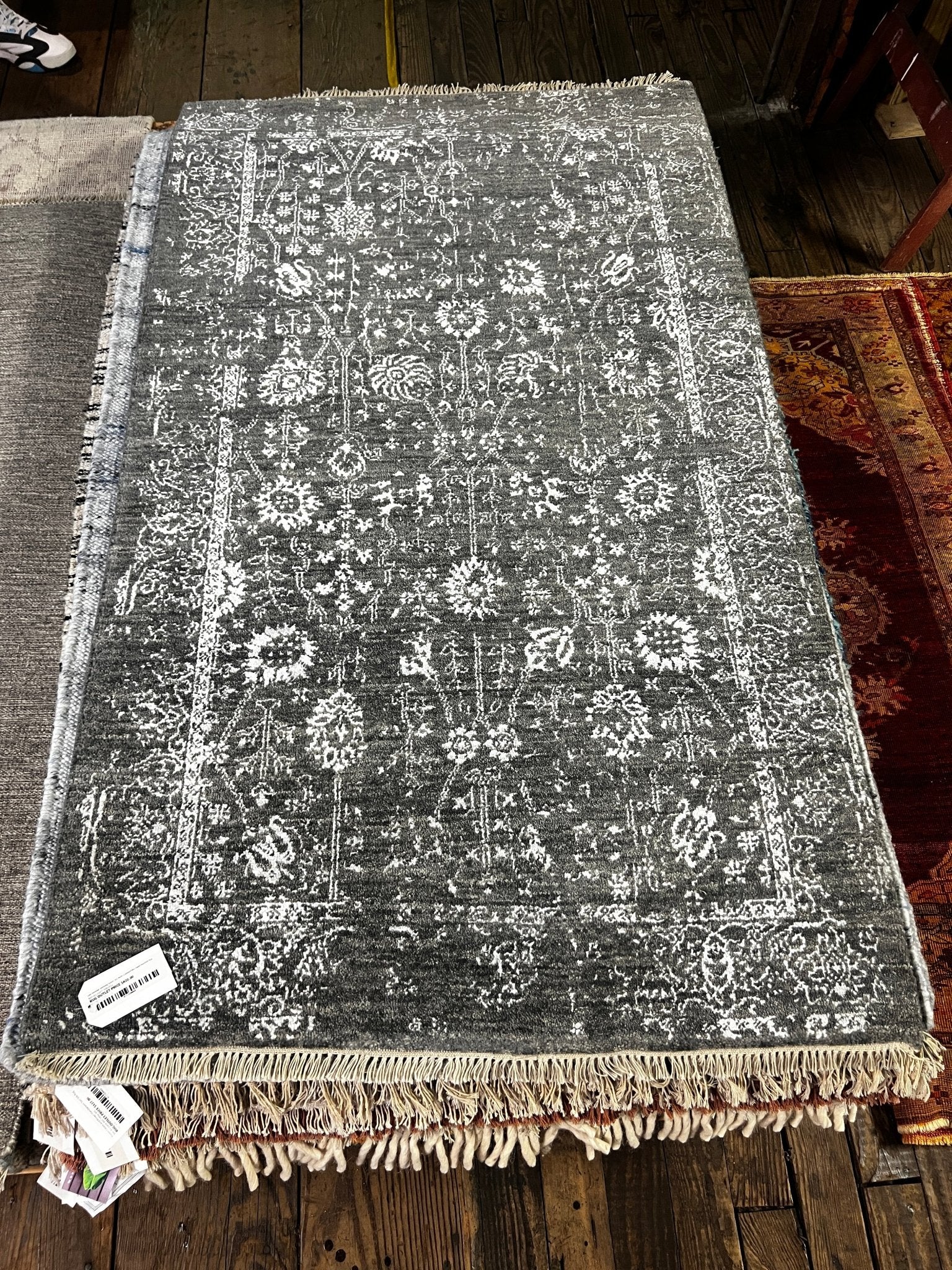 Line Verndal 3x5 Multi-Colored Mix Hand-Knotted Rug | Banana Manor Rug Factory Outlet
