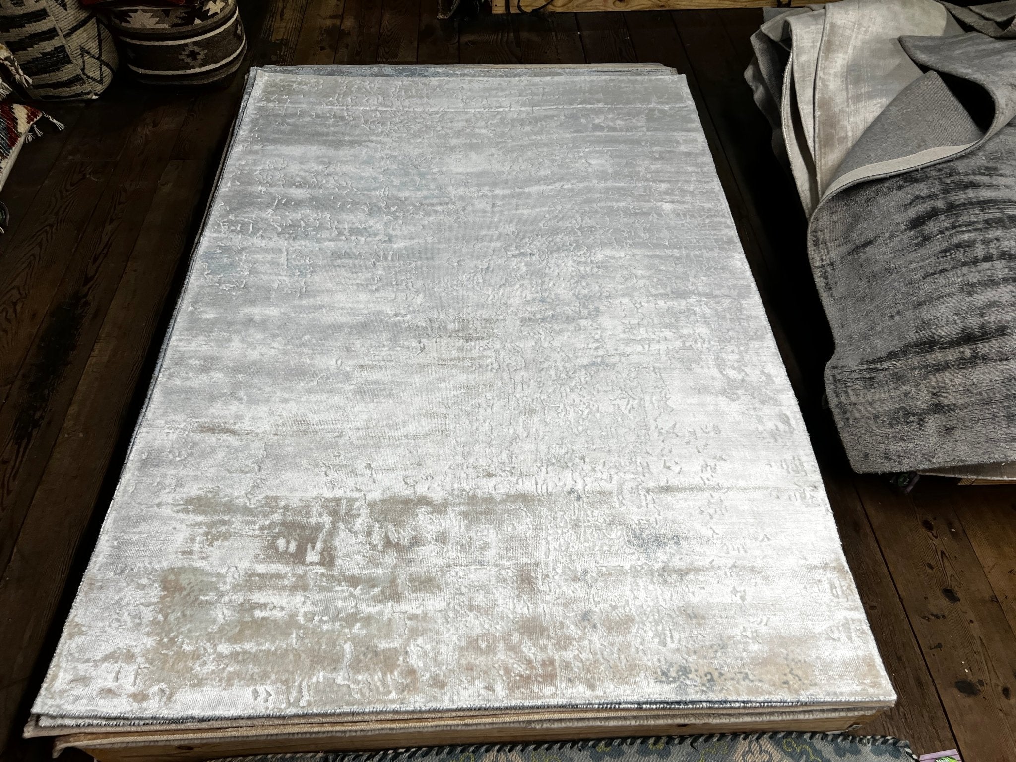 Mojito 5.3x7.6 Ivory Handwoven Viscose Rug | Banana Manor Rug Company