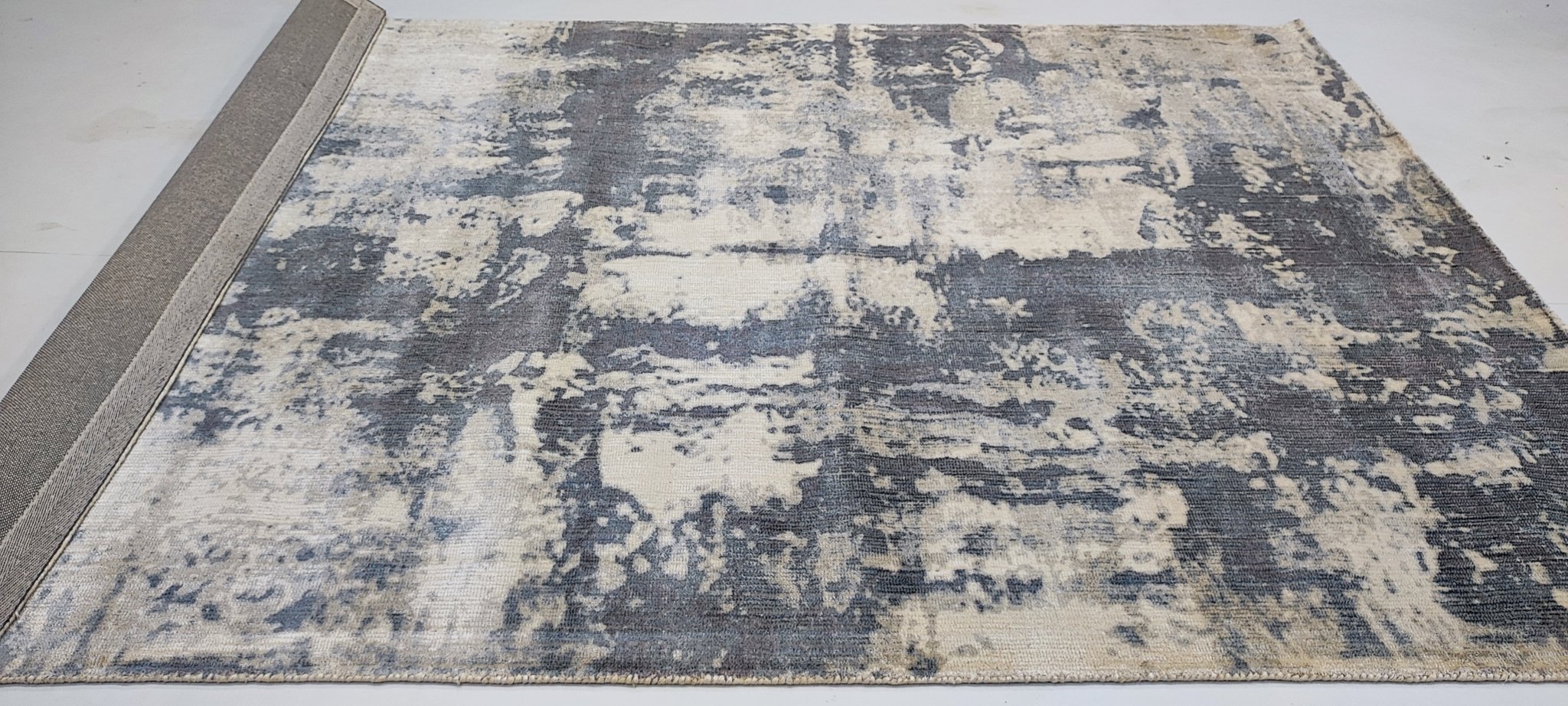 Muses 5.3x7.9 Handwoven Light Blue Printed Viscose | Banana Manor Rug Factory Outlet