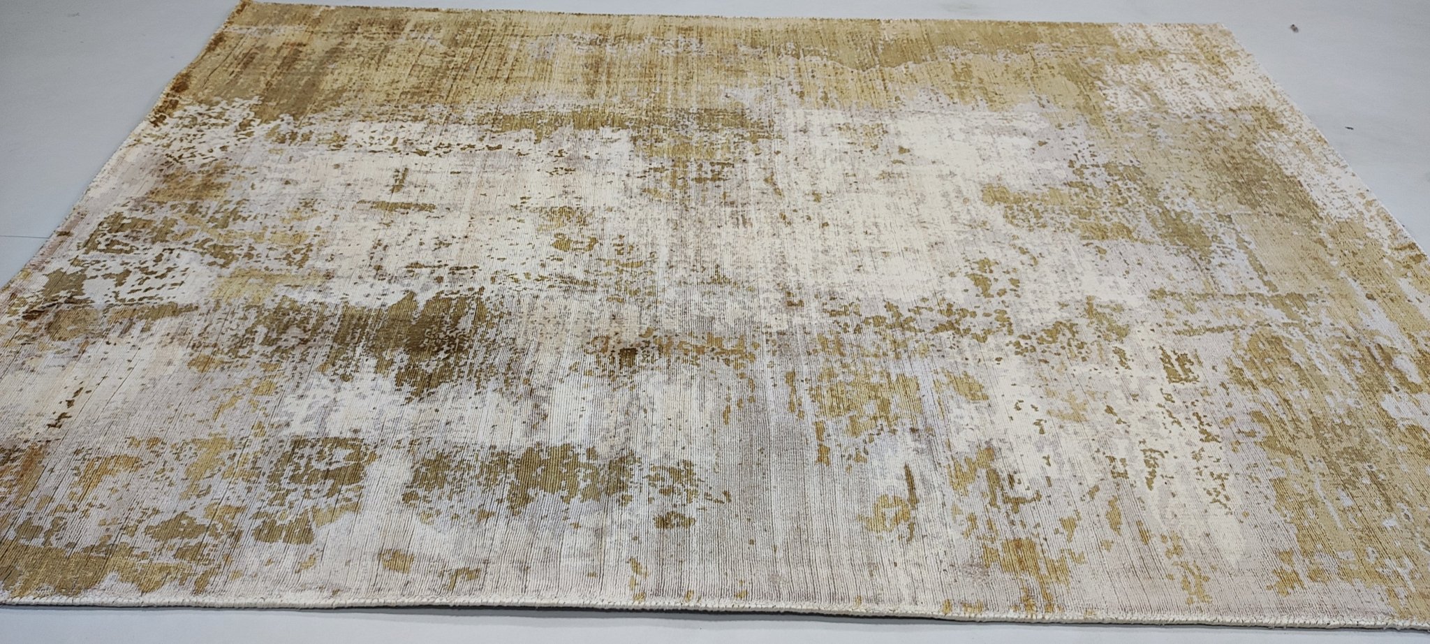 Nyx 5.3x7.9 Handwoven Light Gold Printed Viscose | Banana Manor Rug Factory Outlet