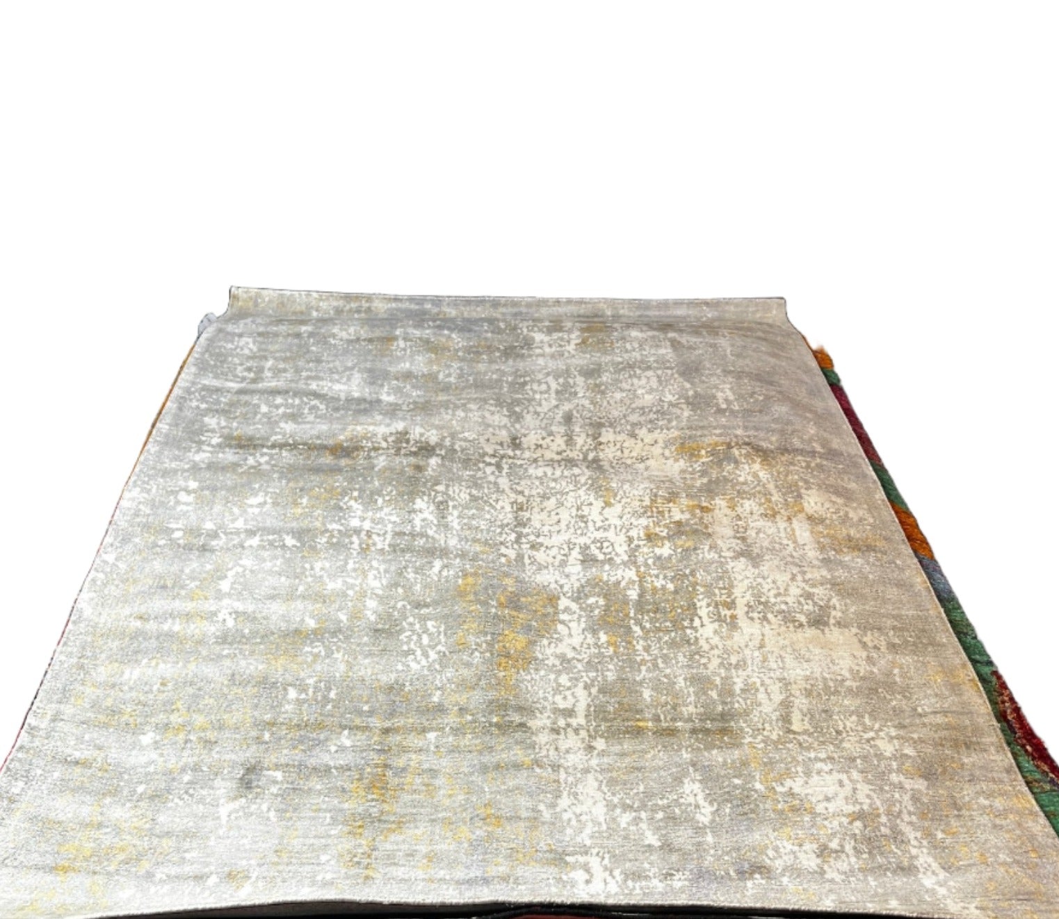 Oshun 5.3x7.9 Handwoven Light Grey Printed Viscose | Banana Manor Rug Factory Outlet
