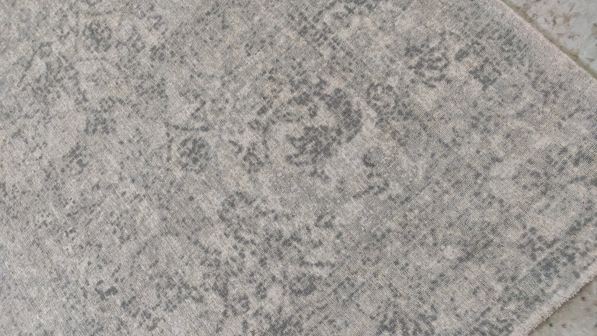 Pilou Asbæk 8x10.9 Grey Mix Hand-Tufted Rug | Banana Manor Rug Factory Outlet