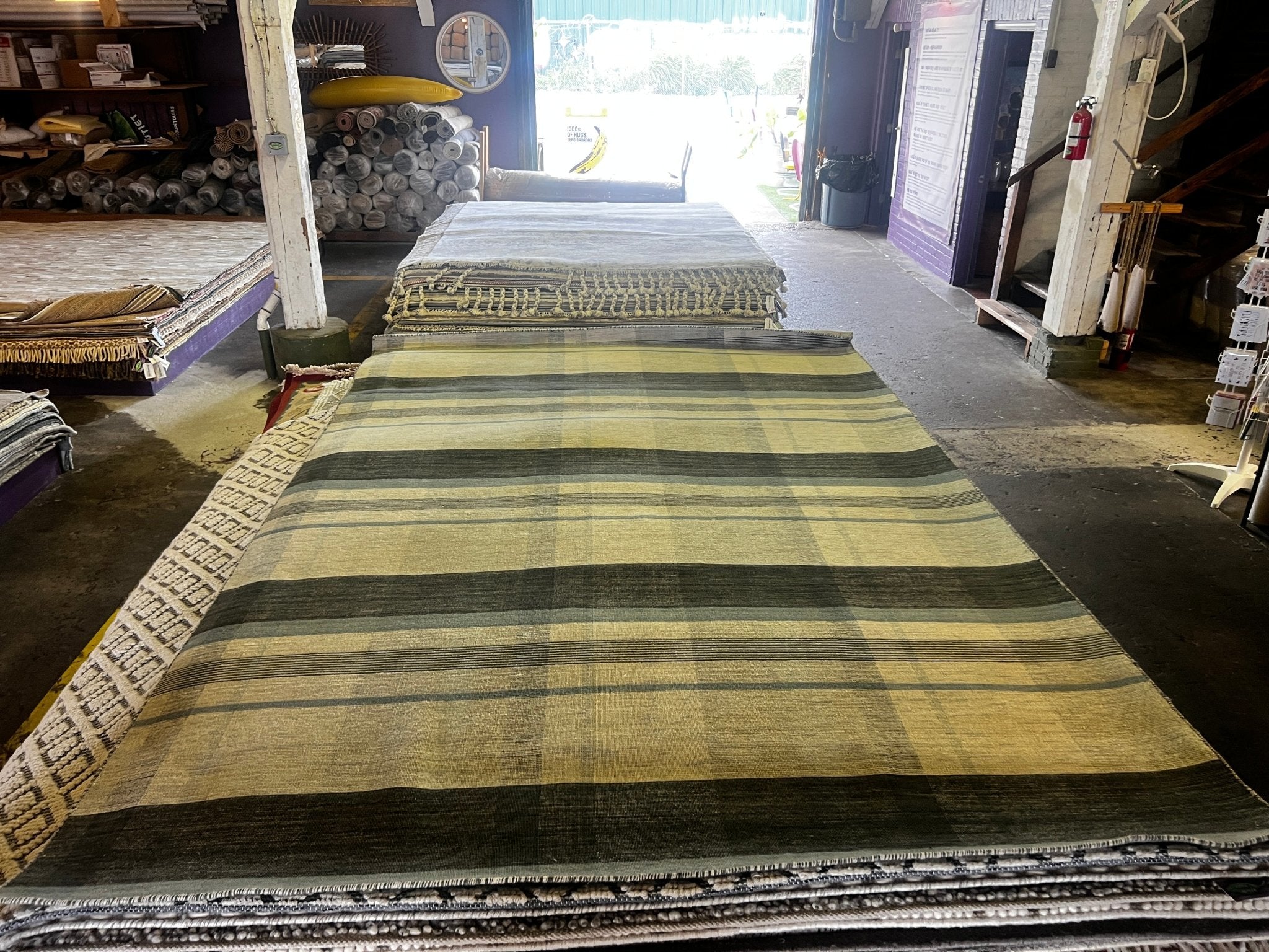Put Your Preppie On 6.6x9.9 Handwoven Dark Grey and Ivory Durrie Rug | Banana Manor Rug Factory Outlet