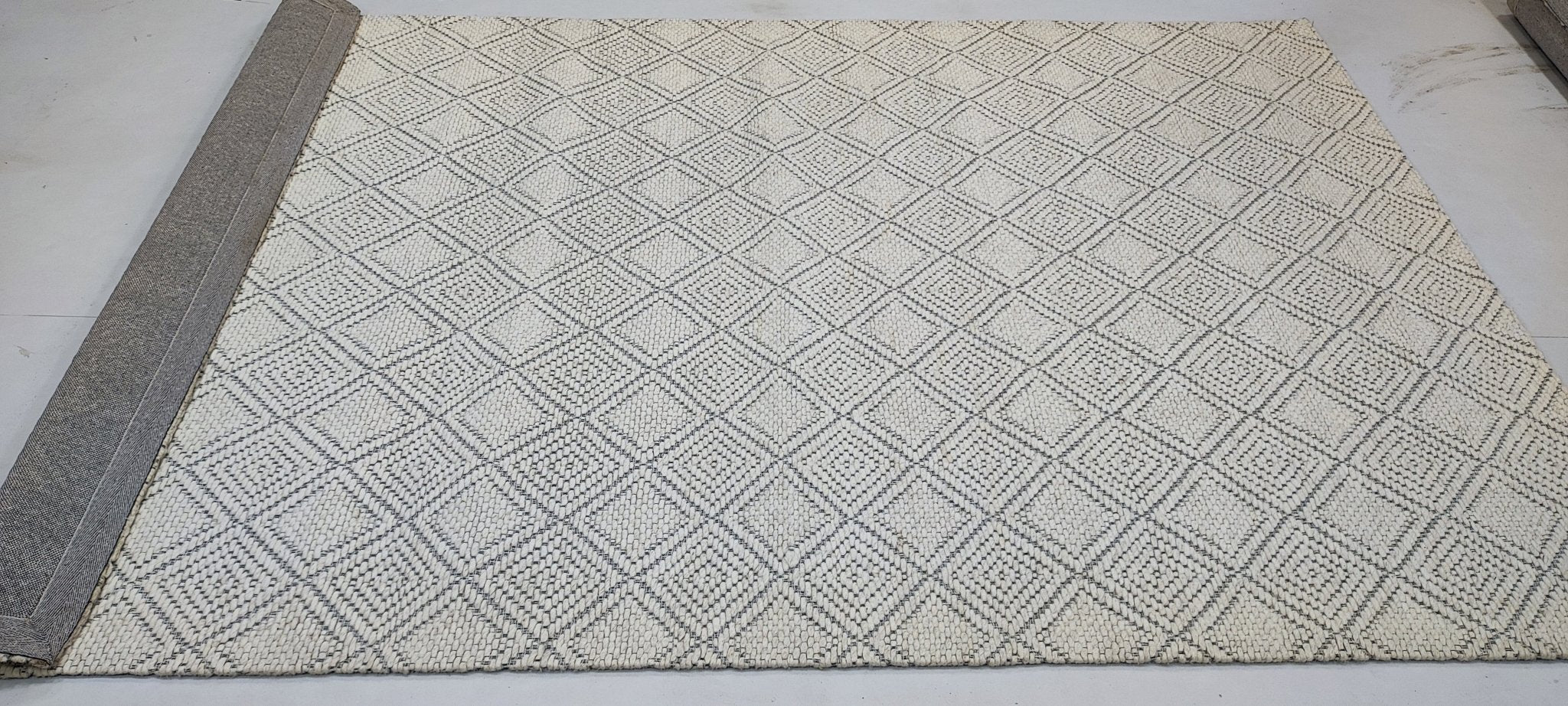 Reid 5x8 Handwoven Ivory & Grey Jacquard Durrie | Banana Manor Rug Factory Outlet