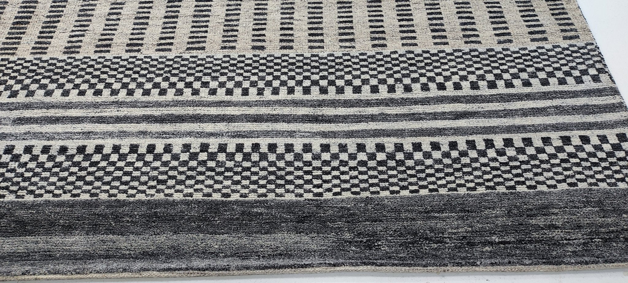 Special Agent Little Johnson 8.3x10 Hand-Knotted Grey & Silver Modern | Banana Manor Rug Factory Outlet