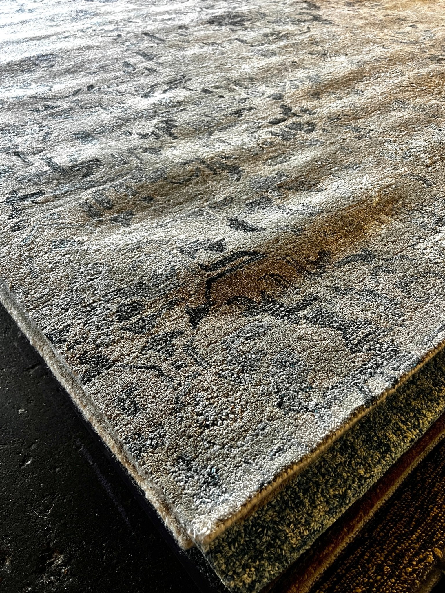 Viggo Mortensen 8x11 Grey Mix Hand-Tufted Rug | Banana Manor Rug Company