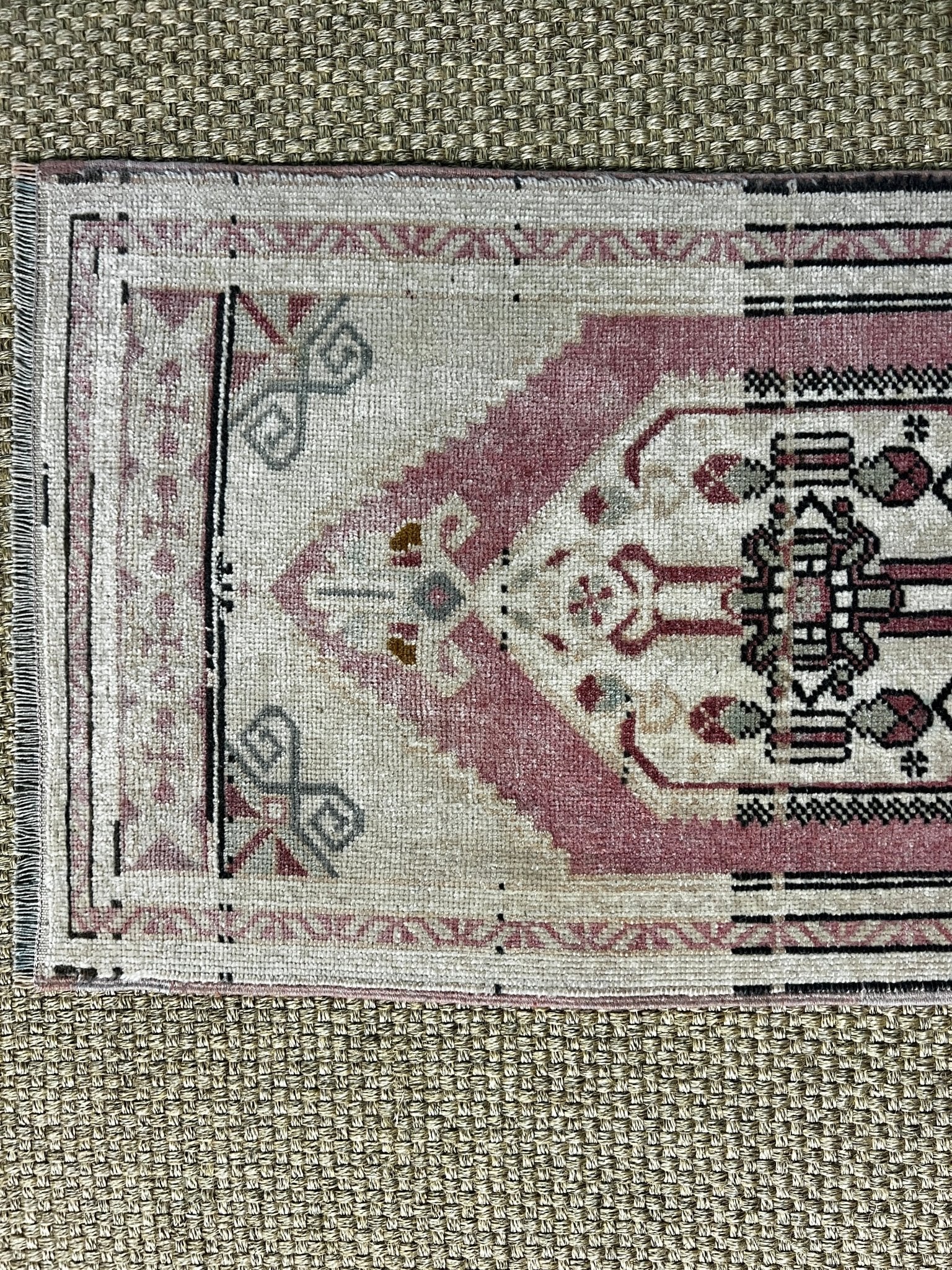 Vintage 1.7x3.2 Turkish Oushak Pink and Ivory Small Rug | Banana Manor Rug Factory Outlet