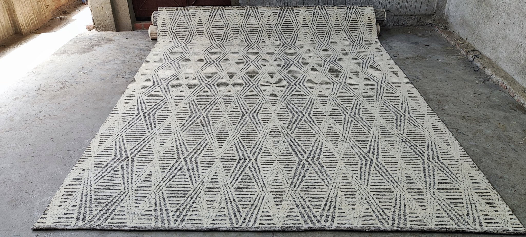 Weston 8x10.3 Hand-Knotted Ivory & Grey Cut Pile | Banana Manor Rug Factory Outlet