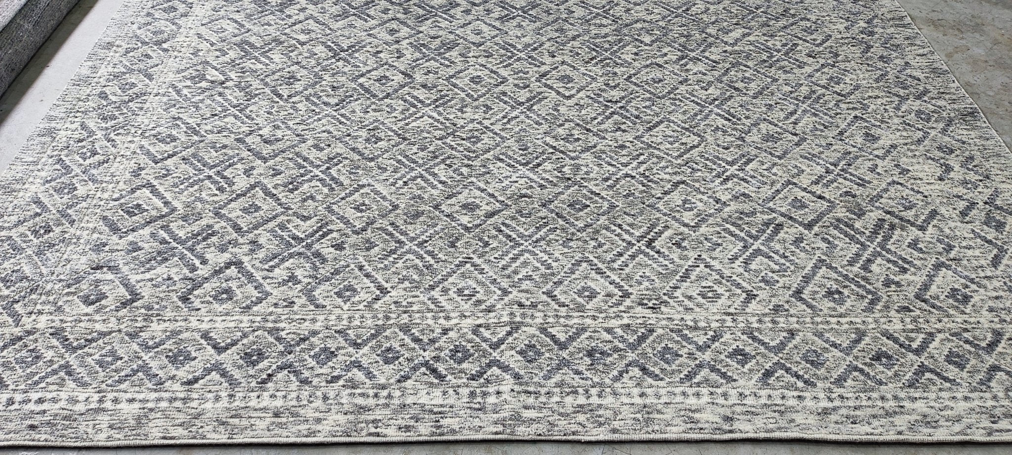 Woody Strode 9.3x11.9 Hand-Knotted Grey & Silver Modern | Banana Manor Rug Factory Outlet