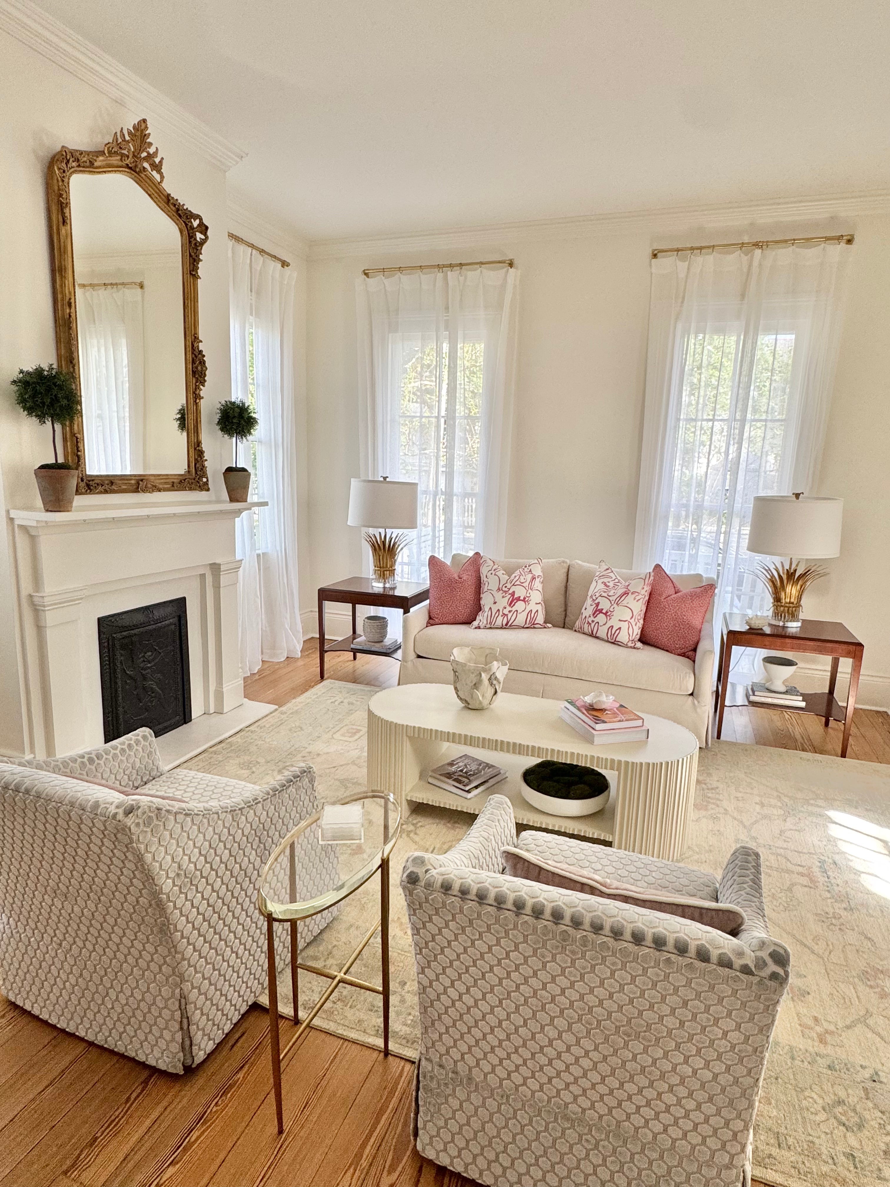 Living Room Oushak/Traditional