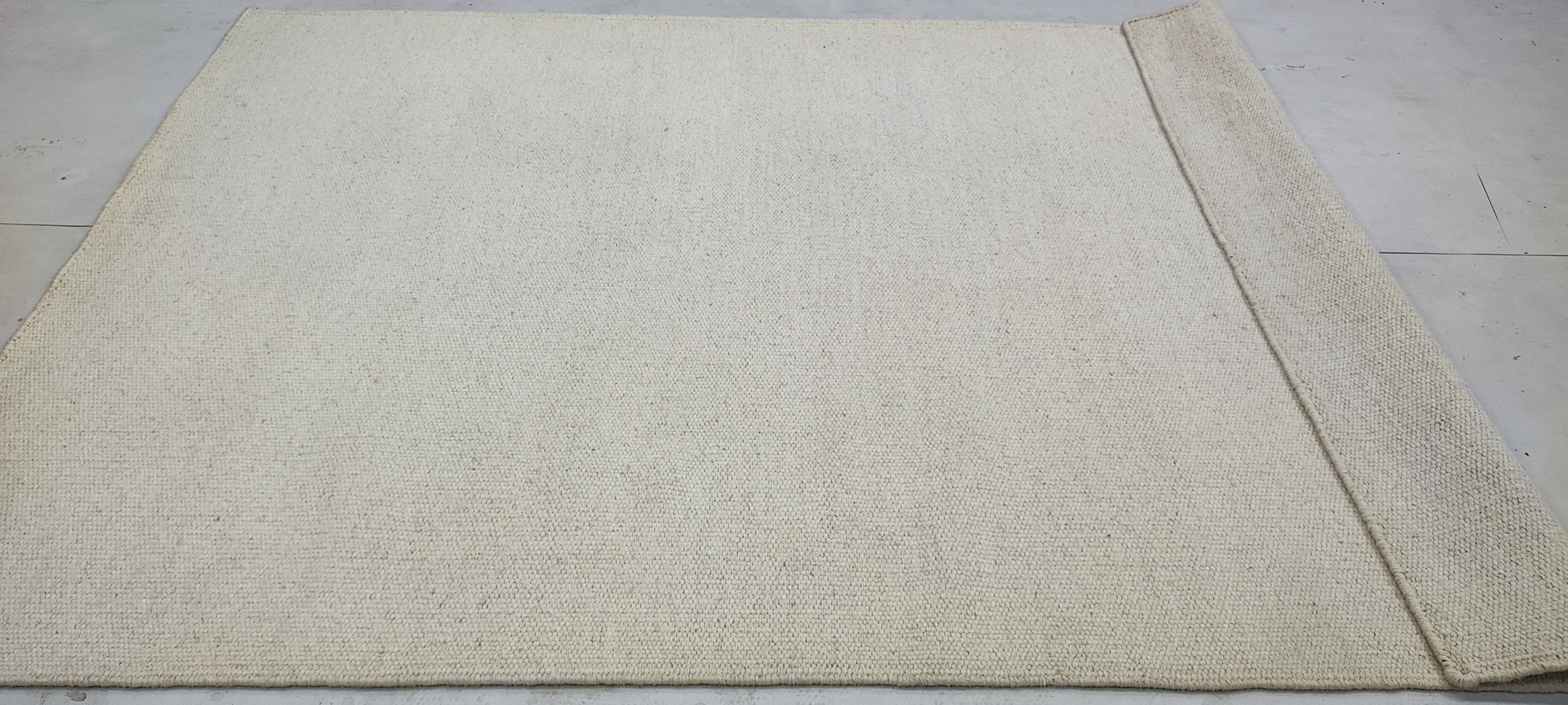 Nicholas 5x7.6 Hand-Woven Durrie Ivory