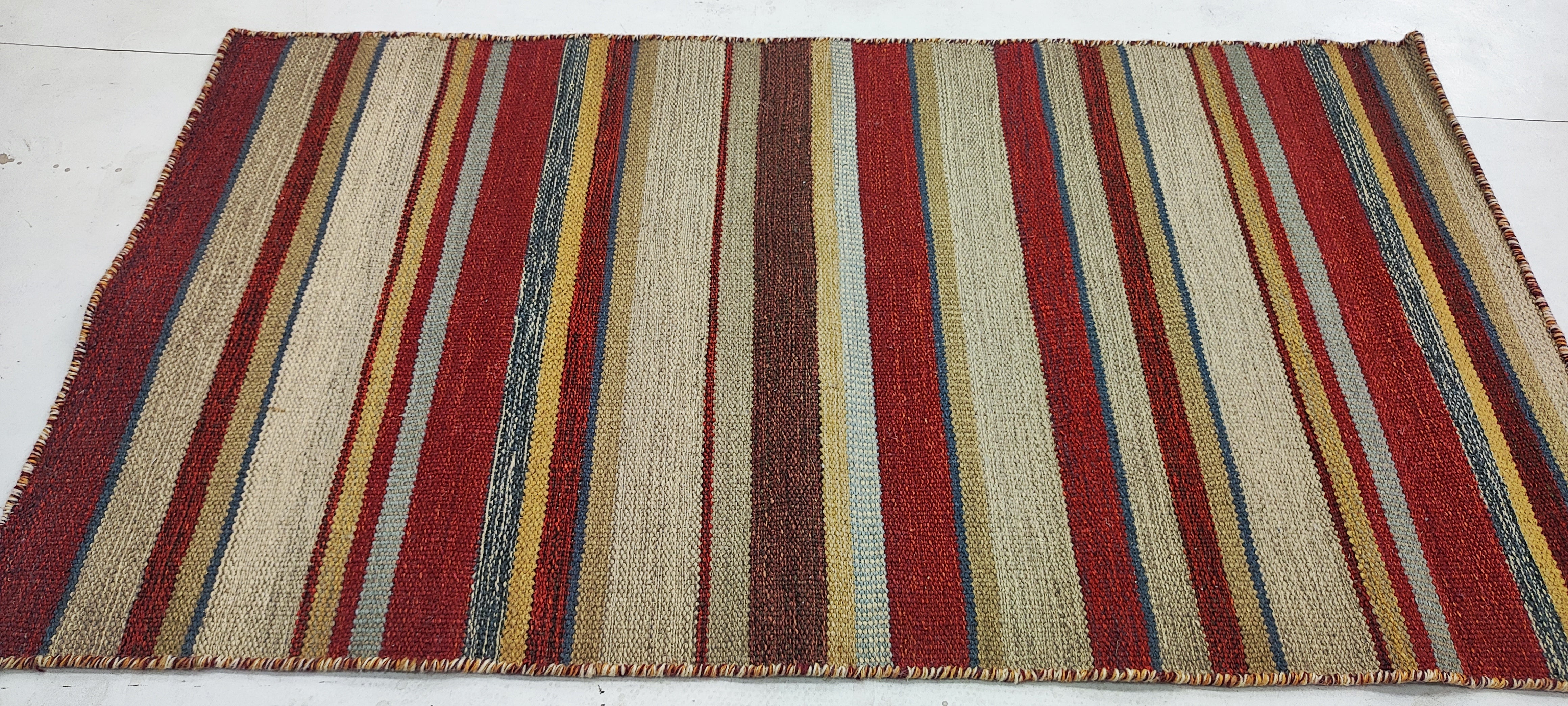 Stephen Tobolowsky Hand-woven Durrie Rug (Multiple Colors and Sizes)